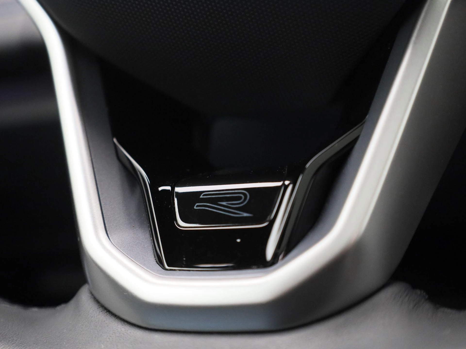 Volkswagen-Tiguan-image-30