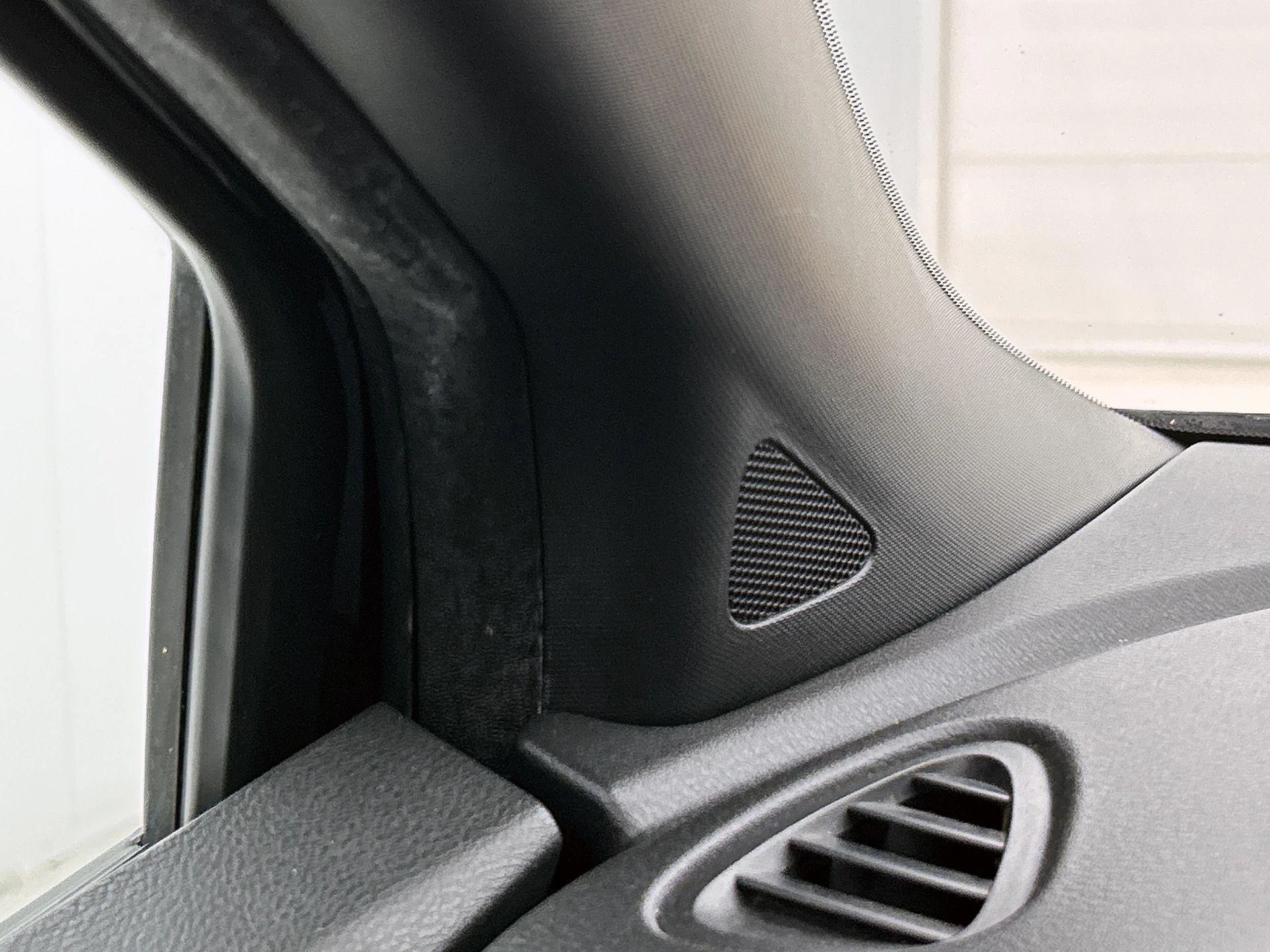 Nissan-Micra-image-6