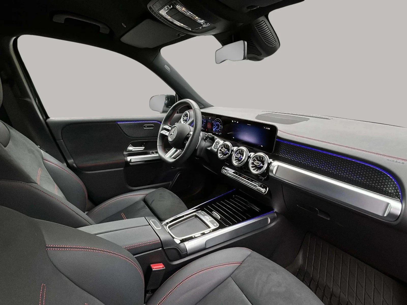 Mercedes-Benz-EQB-image-11