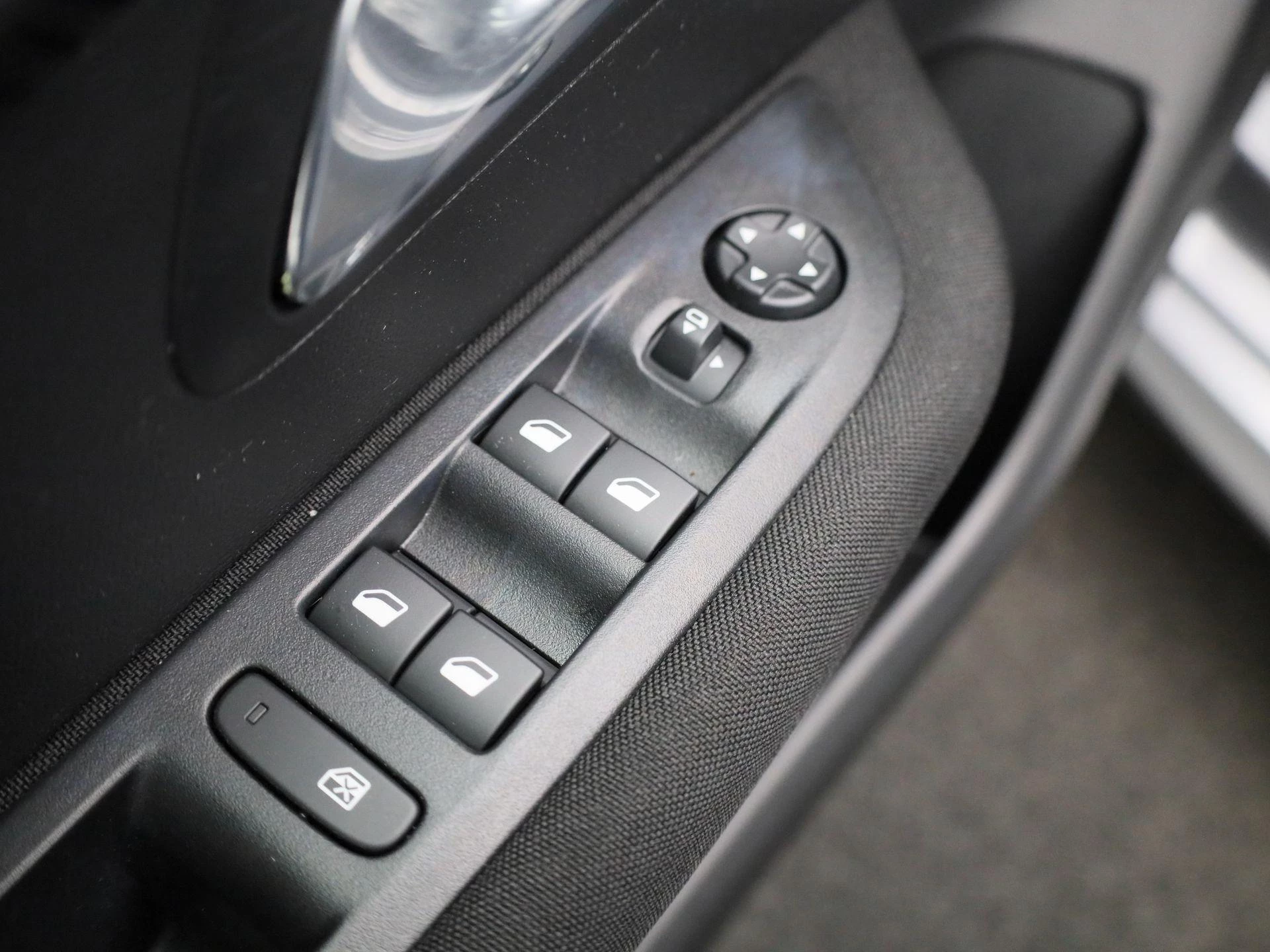 Peugeot-208-image-22