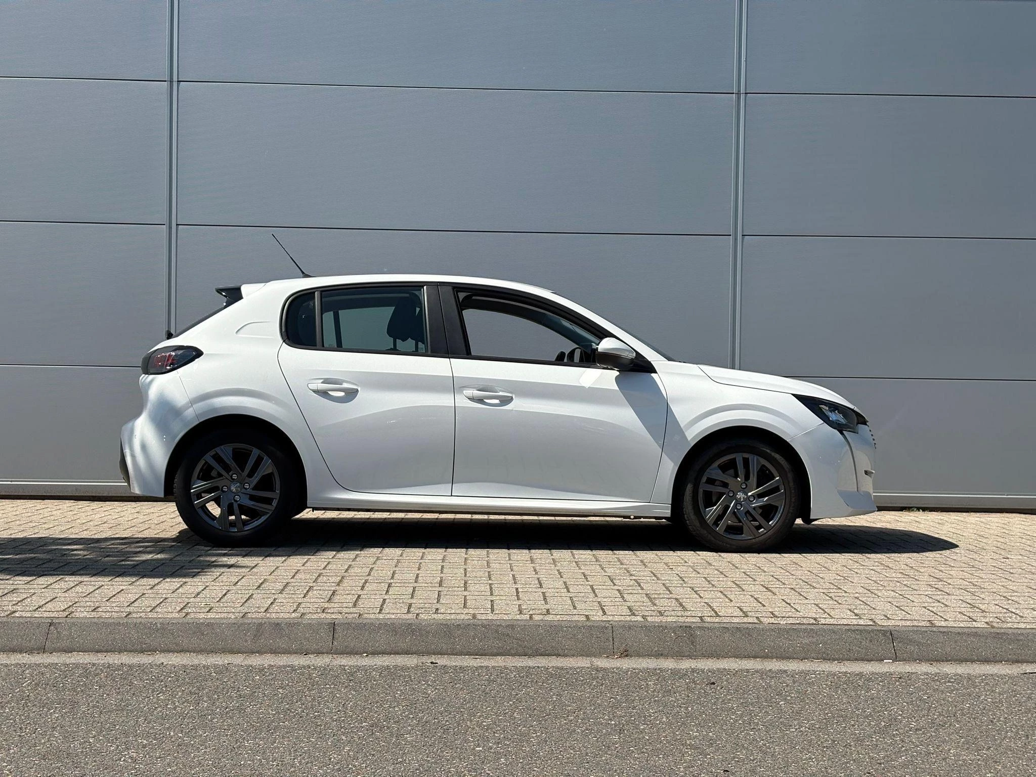 Peugeot-208-image-6