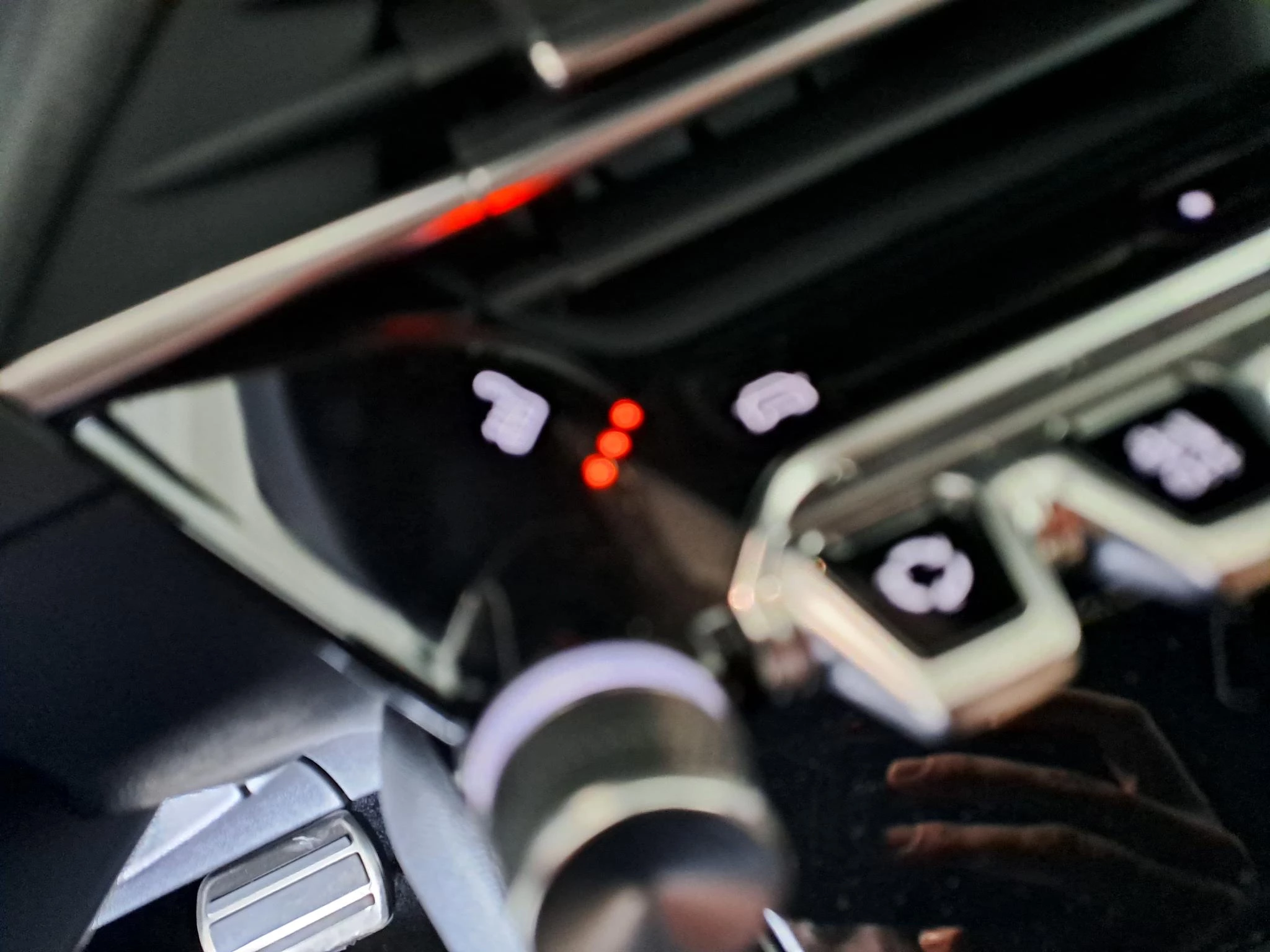 Peugeot-e-2008-image-16