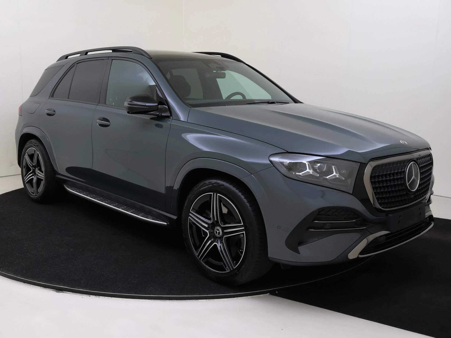 Mercedes-Benz-GLE-image-1