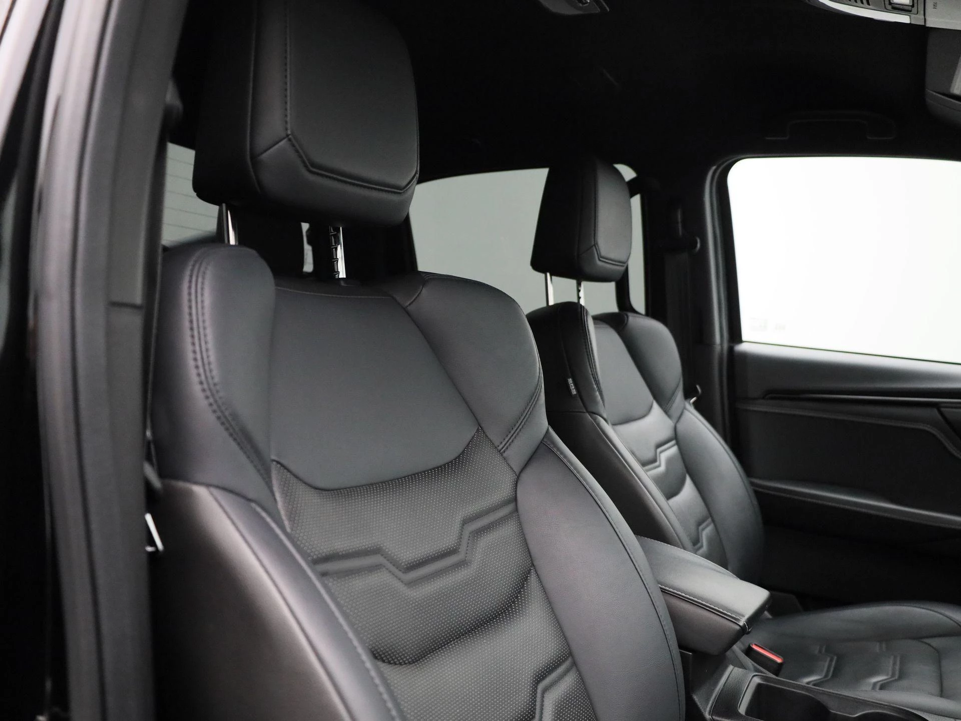 Isuzu-D-Max-image-38