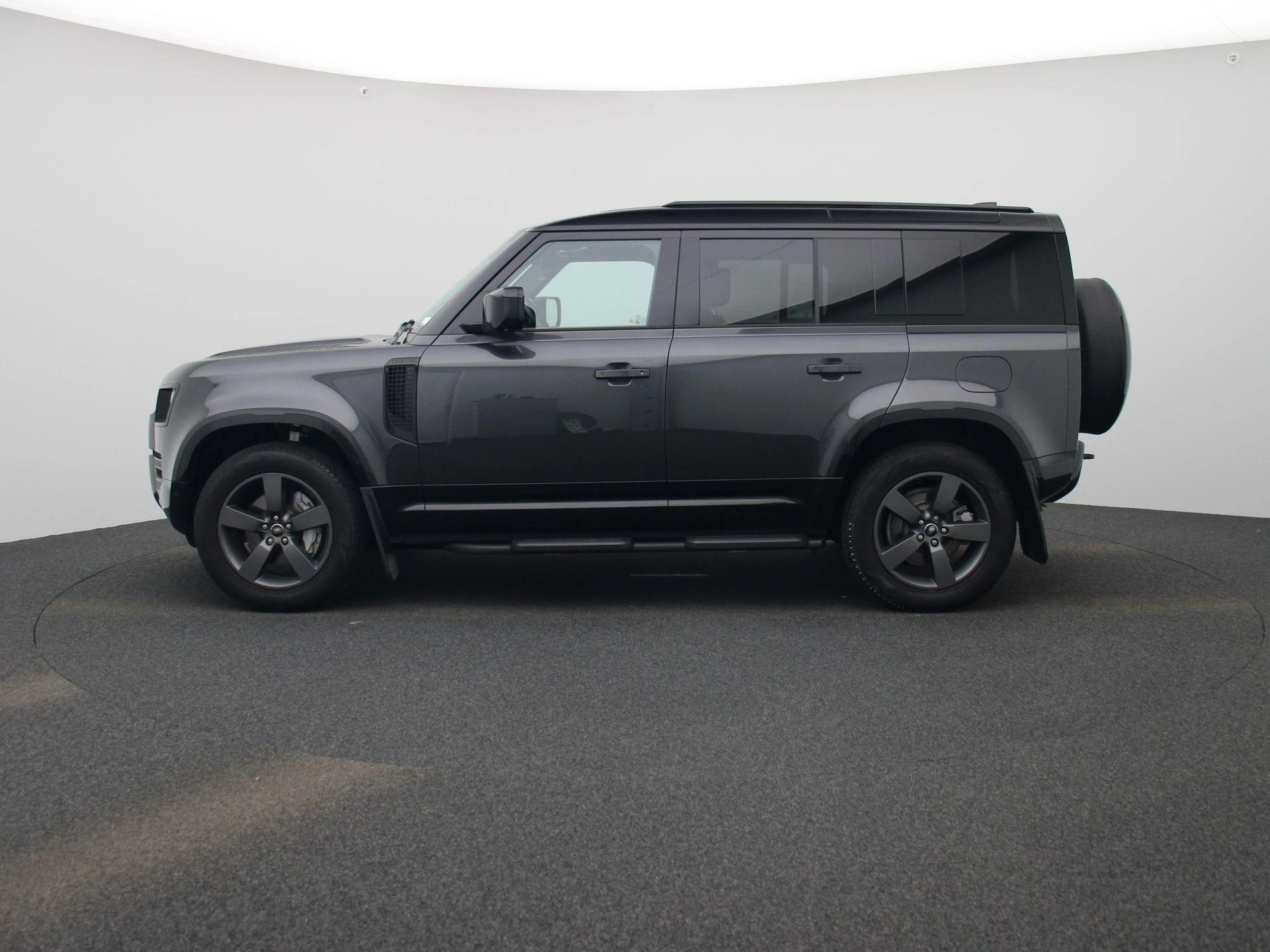 Land Rover-Defender-image-4