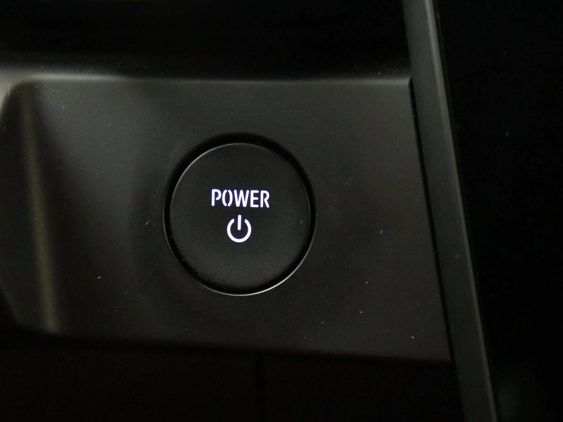 Renault-Megane E-Tech-image-23