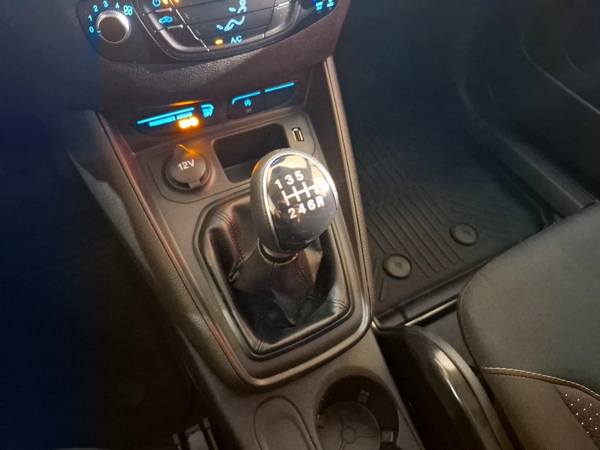 Ford-Transit-image-15