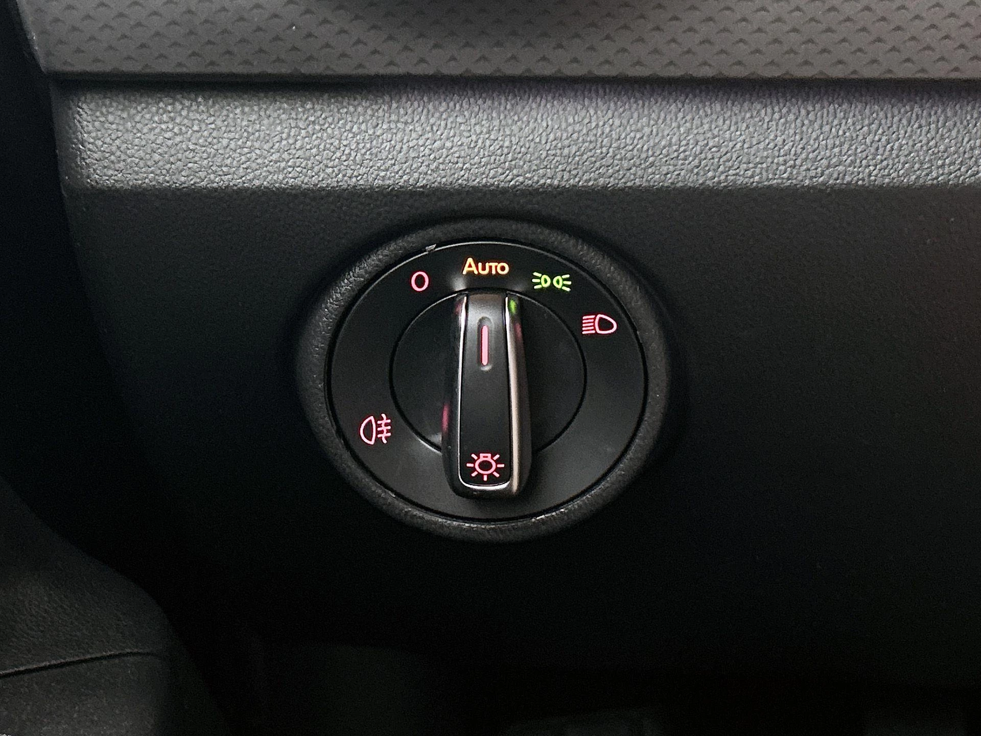 Volkswagen-up!-image-22