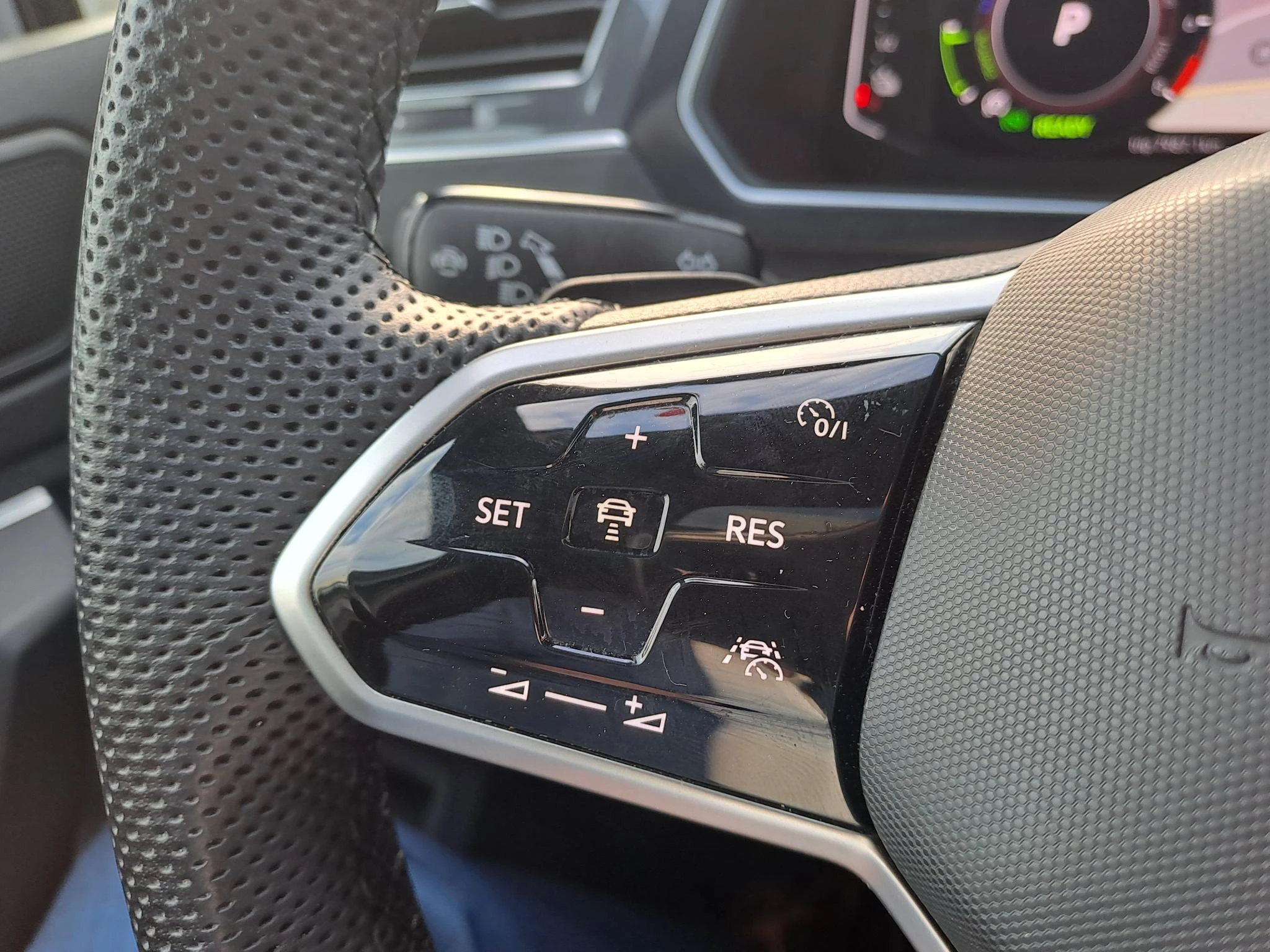Volkswagen Tiguan 1.4 TSI eHybrid R-Line Business+