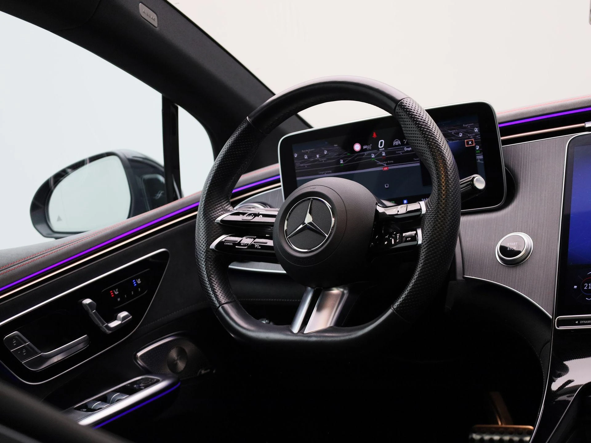 Mercedes-Benz-EQE-image-45