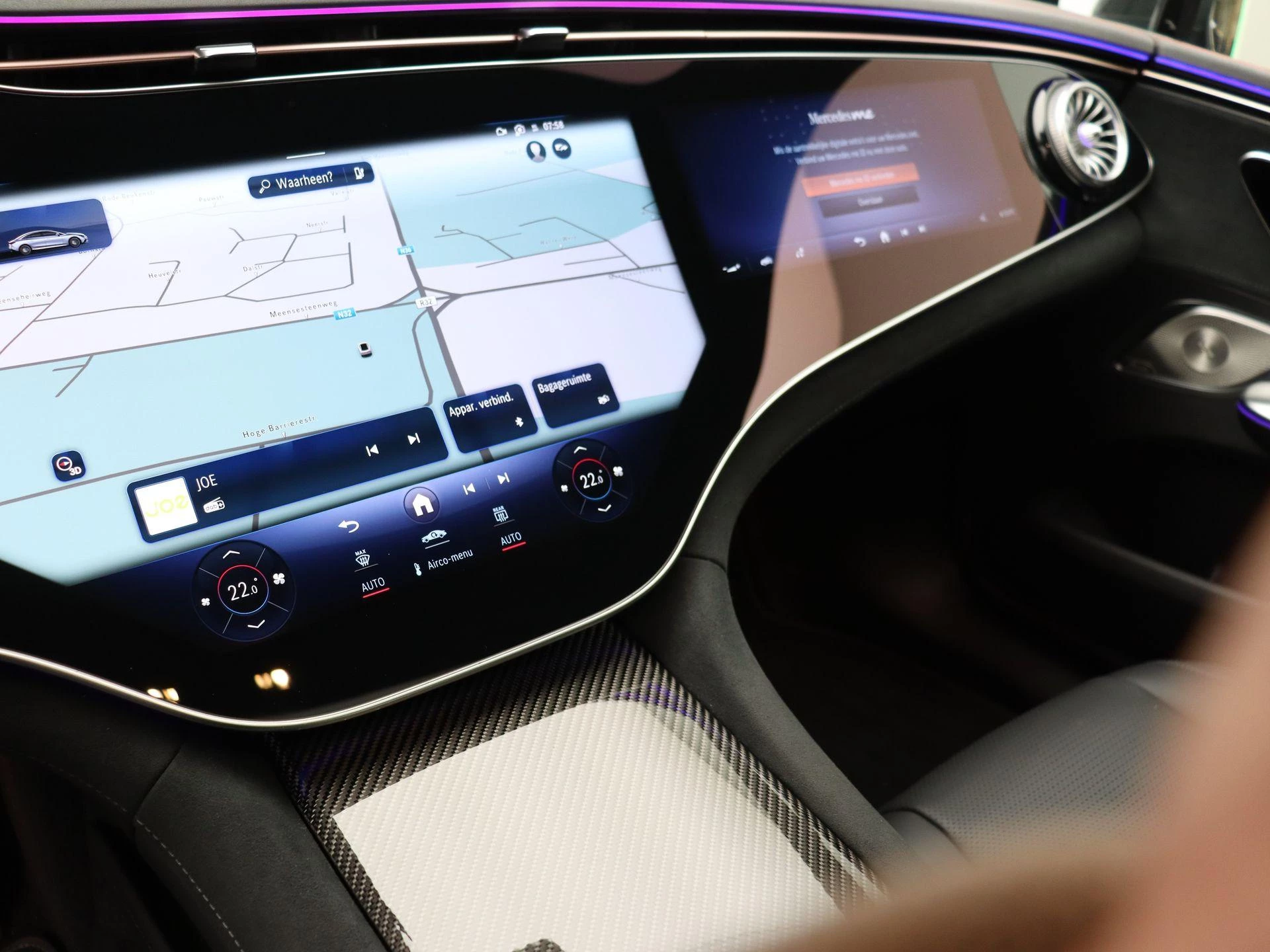 Mercedes-Benz-EQE-image-12