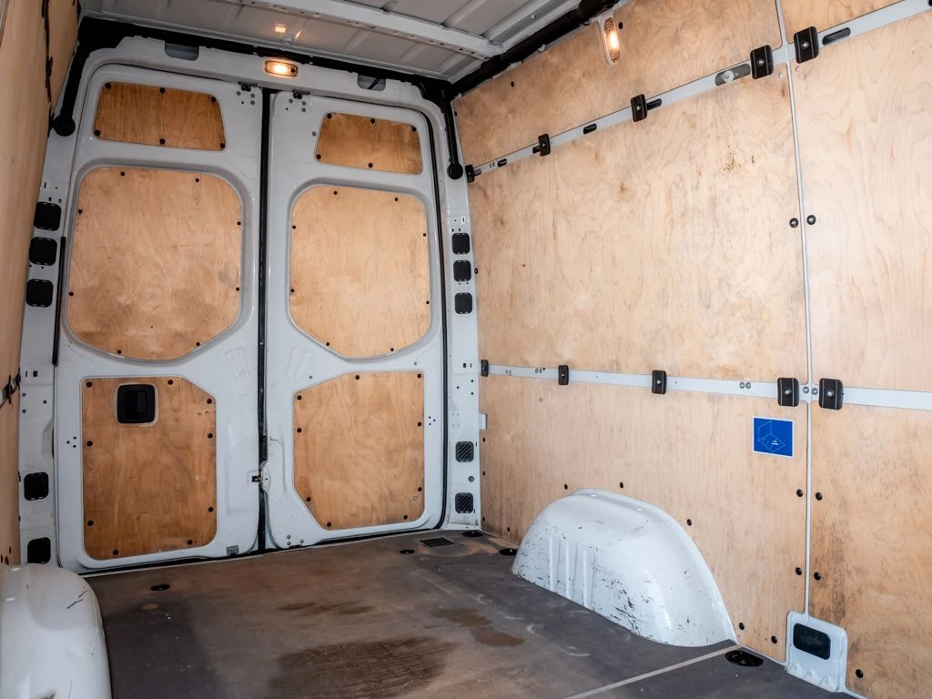 Mercedes-Benz-Sprinter 317-image-12