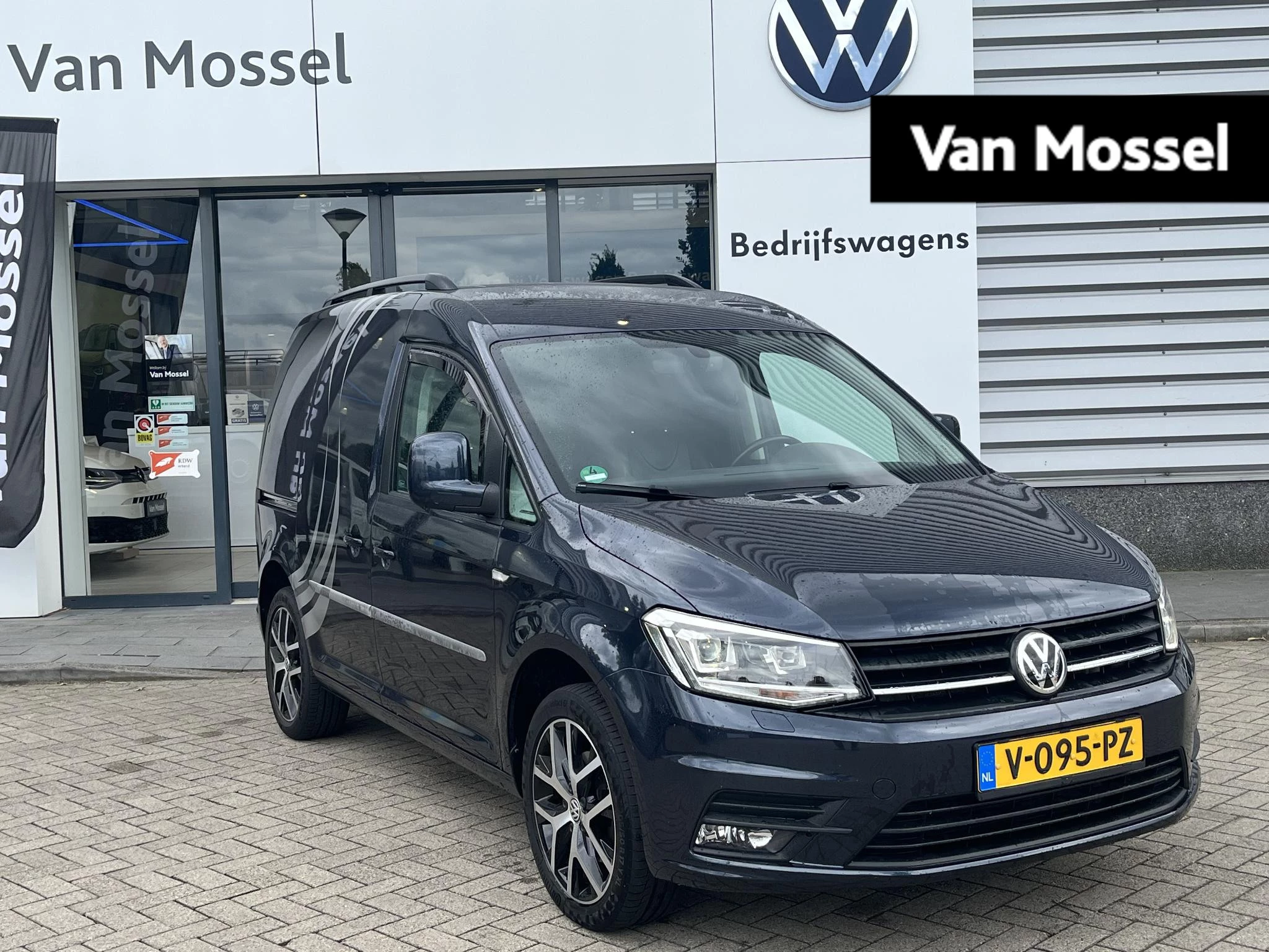 Volkswagen-Caddy-image-0
