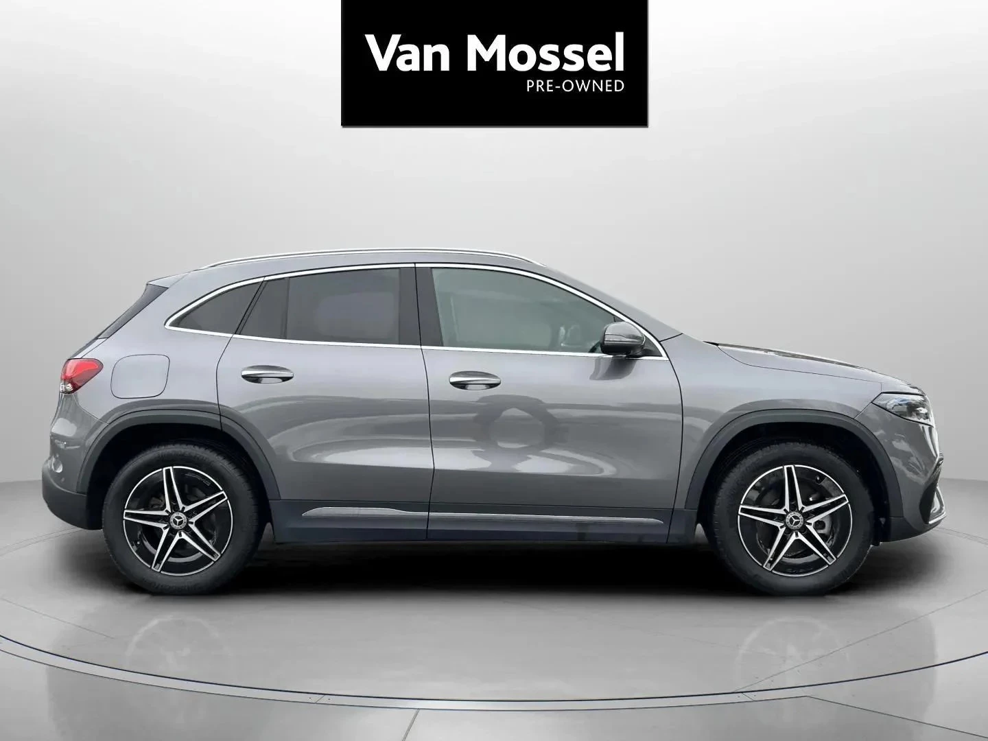 Mercedes-Benz-EQA-image-3