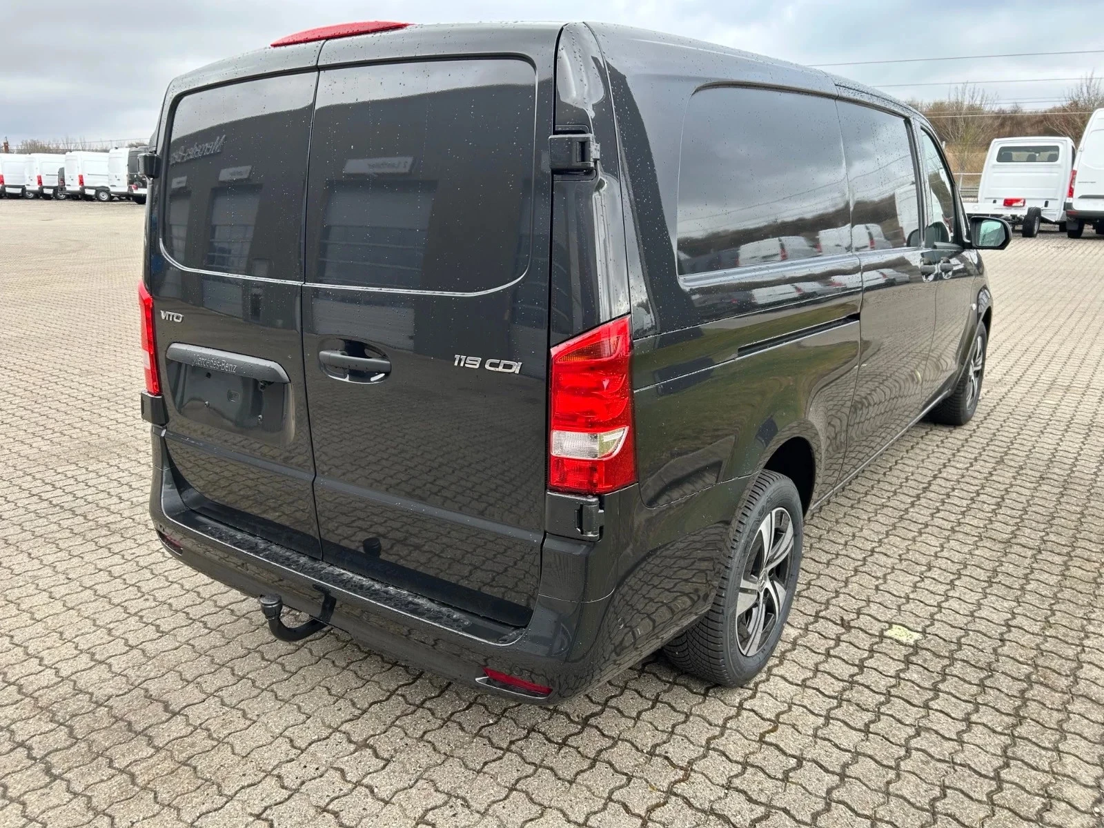 Mercedes-Benz-Vito-image-2