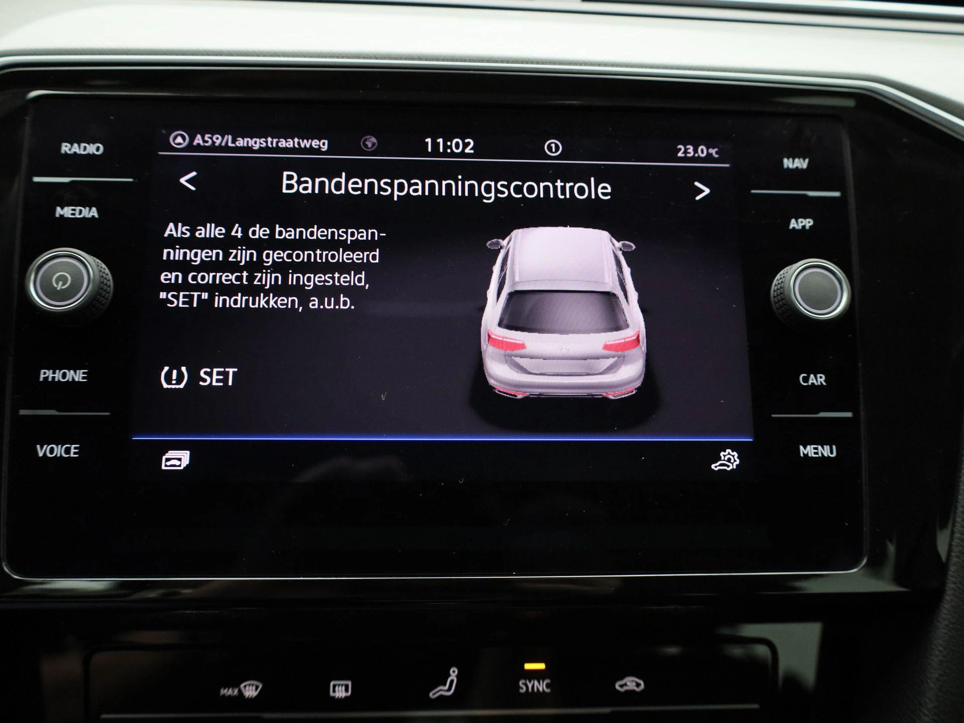 Volkswagen-Passat-image-22