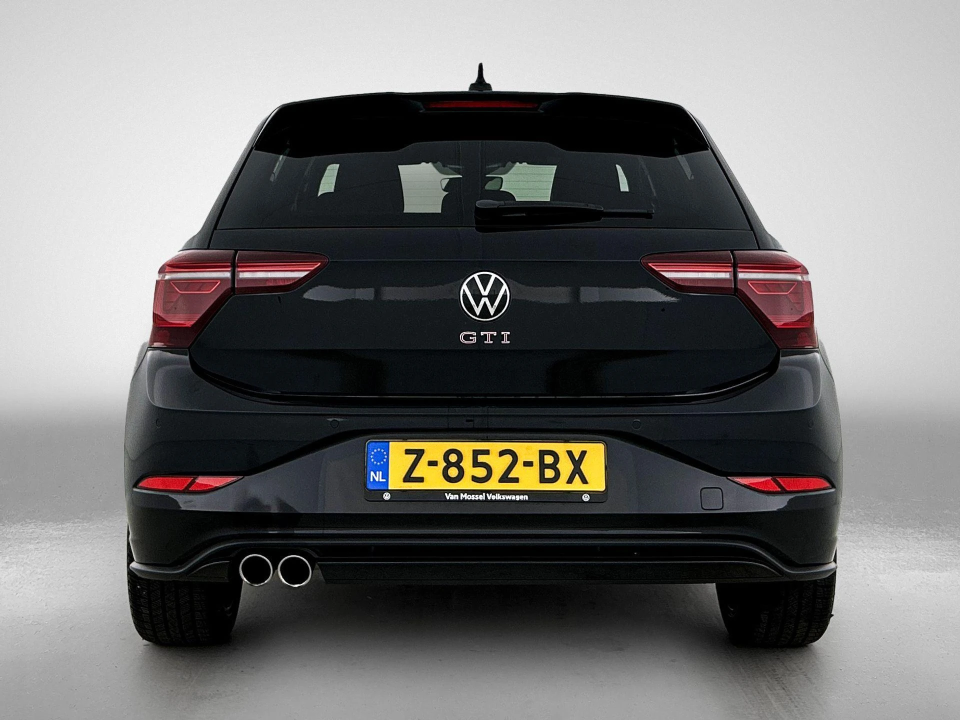 Volkswagen-Polo-image-2