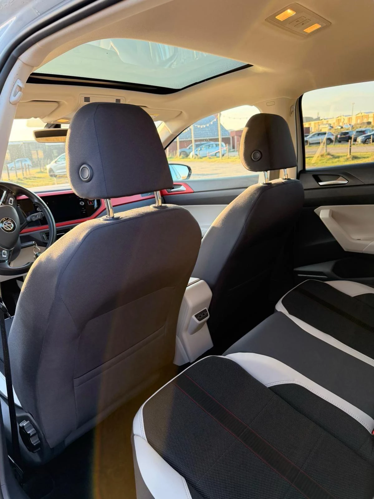 Volkswagen-Polo-image-6