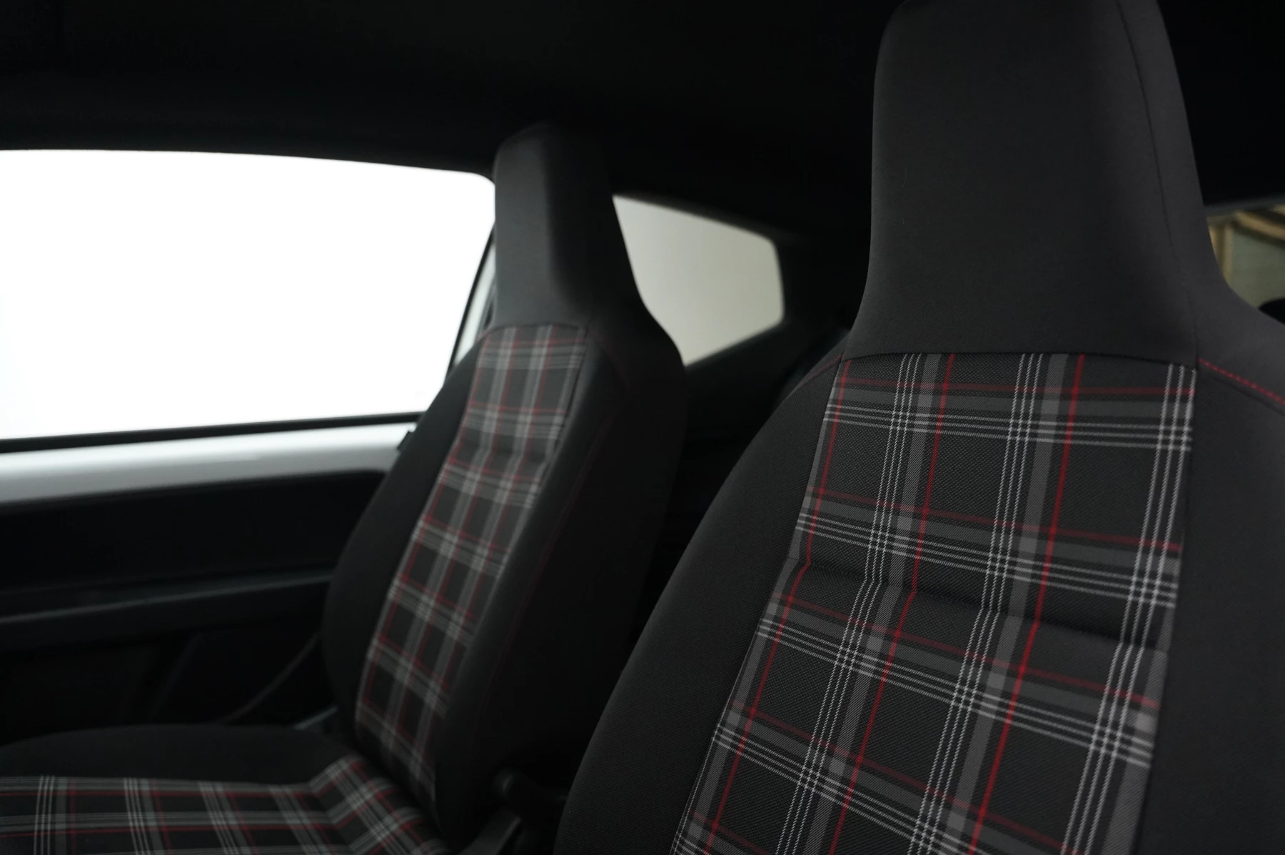Volkswagen-up!-image-26