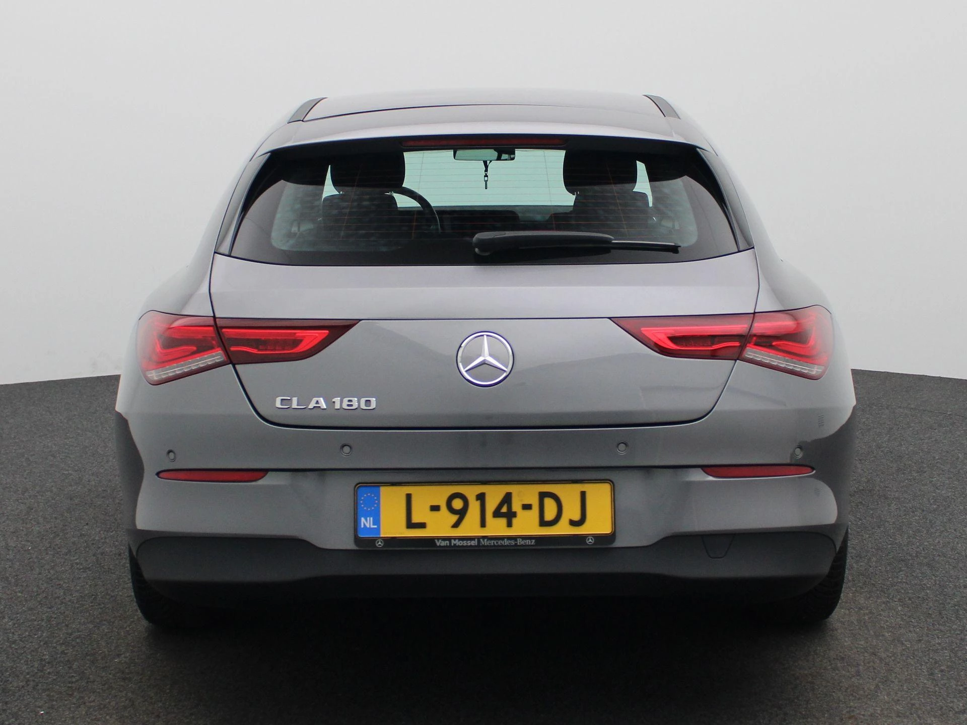 Mercedes-Benz-CLA-image-4