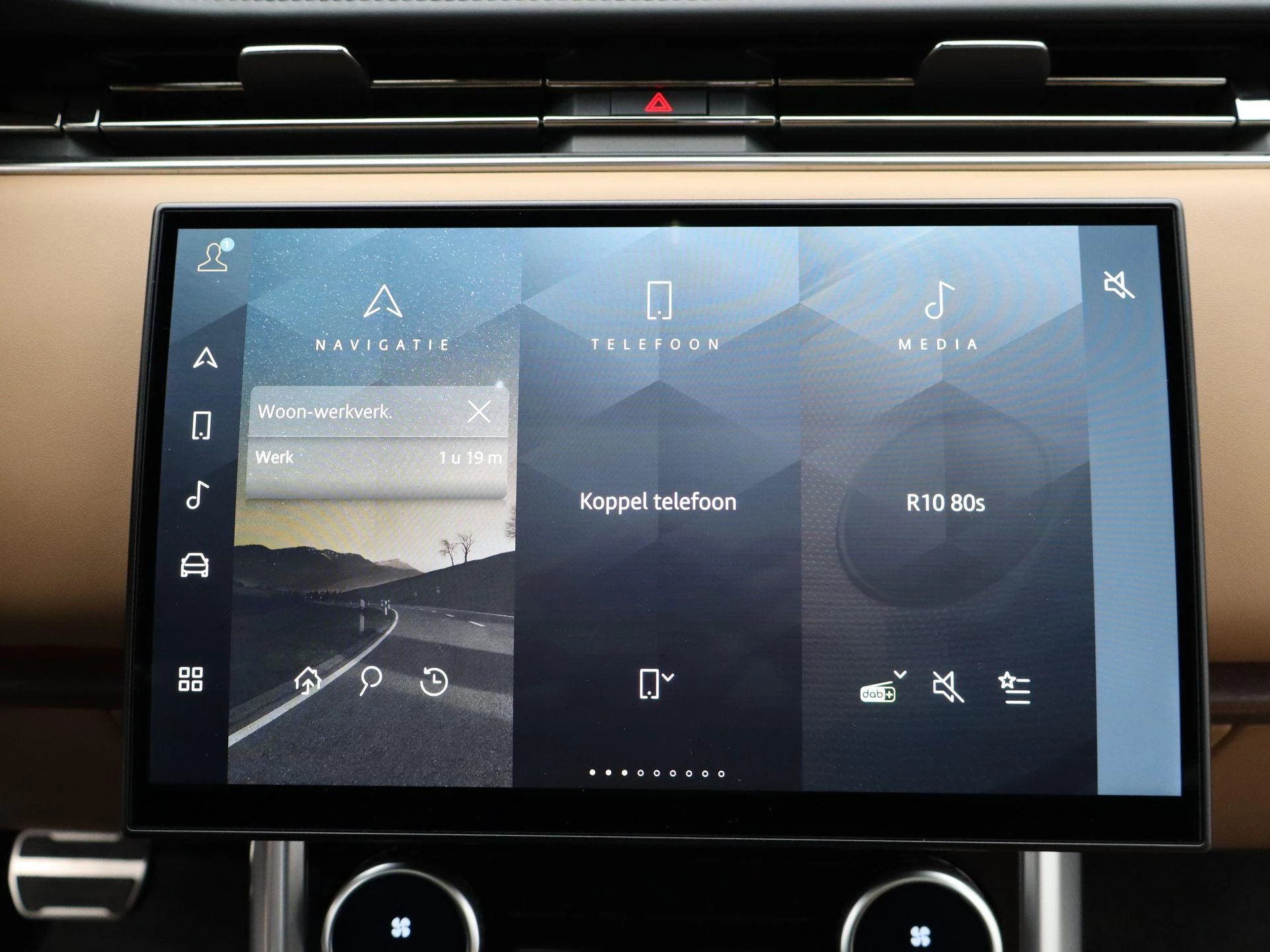 Land Rover-Range Rover-image-16