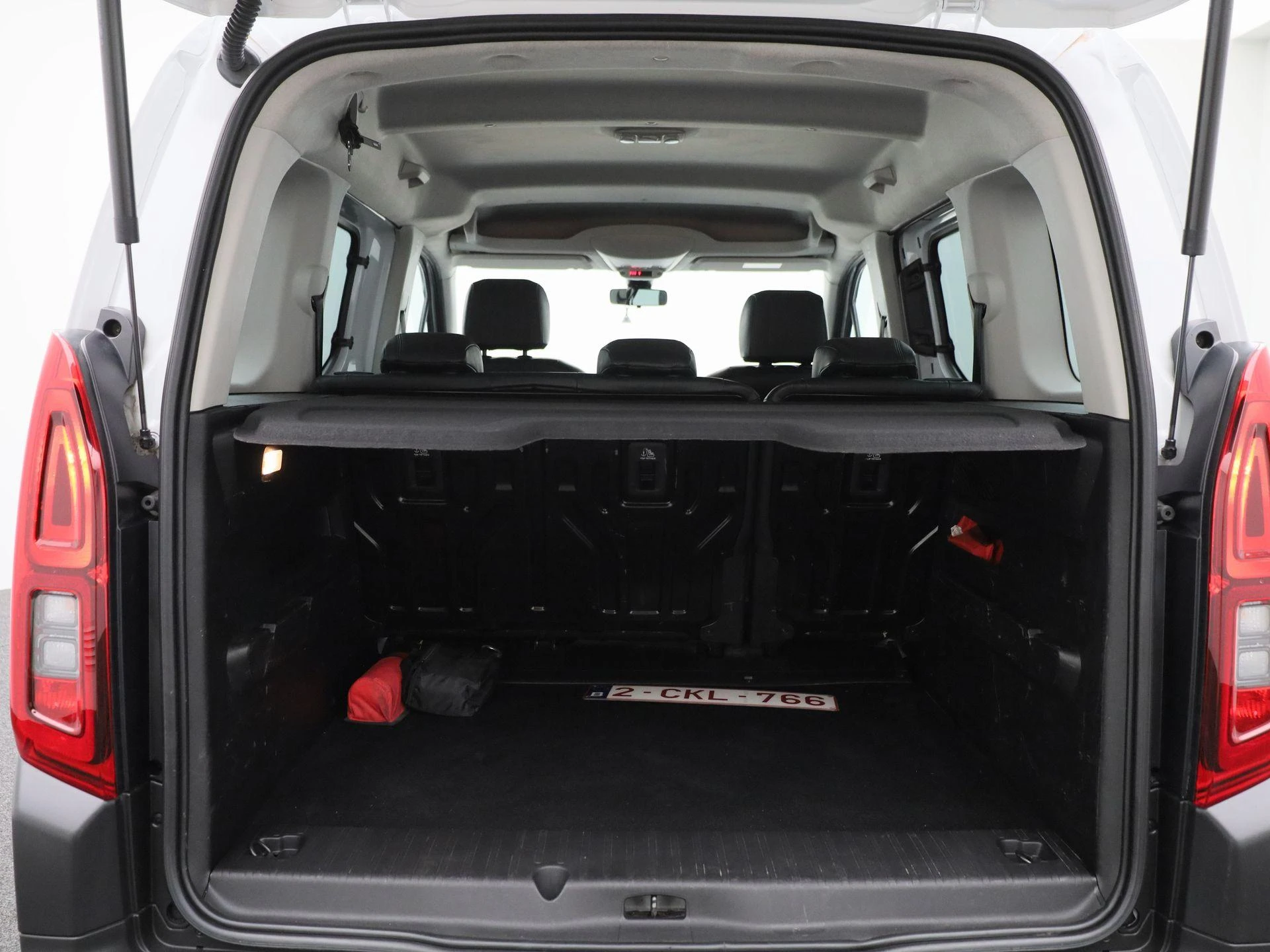 Opel-Combo Life-image-15