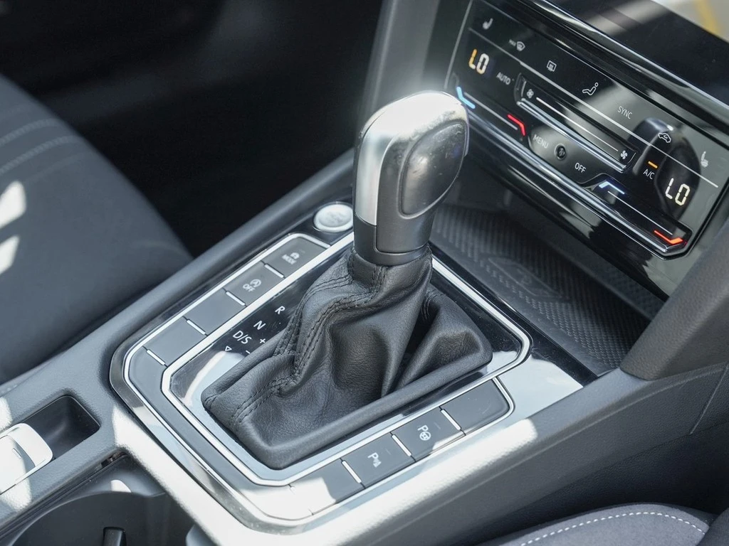 Volkswagen-Passat-image-8
