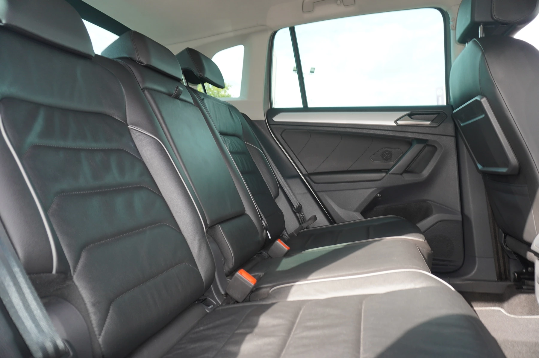 Volkswagen-Tiguan-image-11
