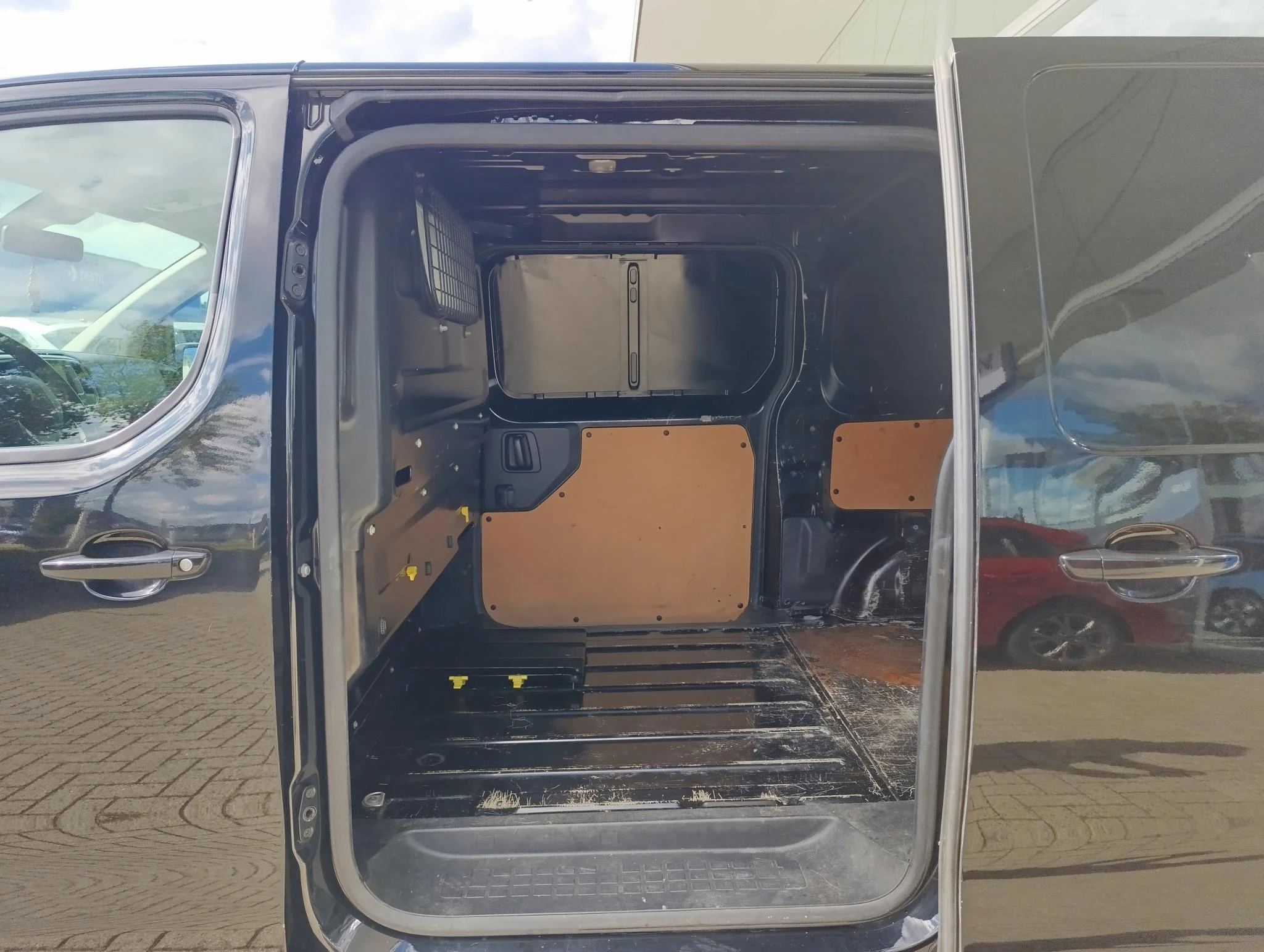 Peugeot-Expert-image-11
