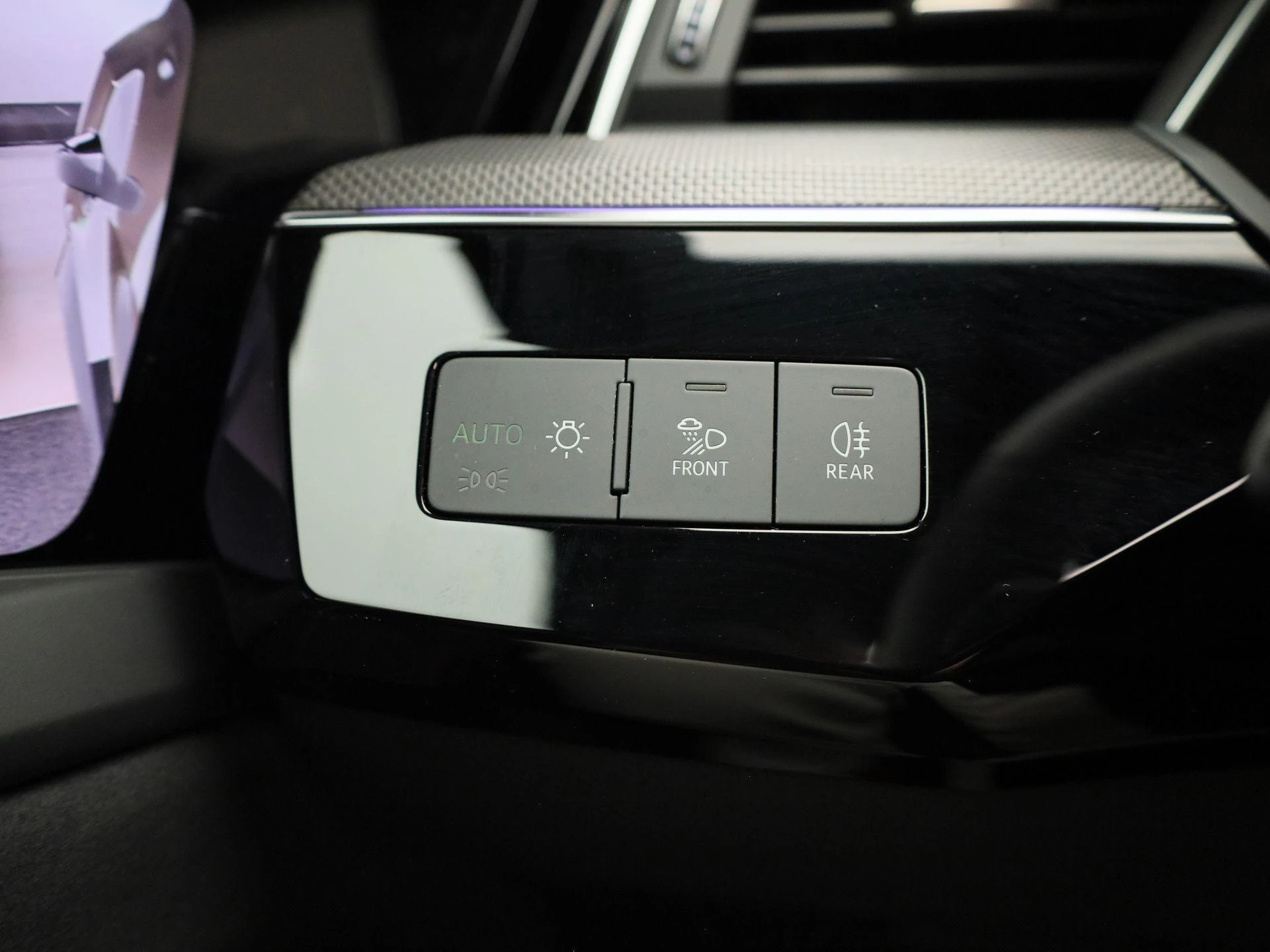 Audi-Q8 Sportback e-tron-image-22