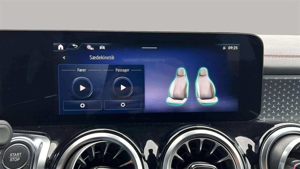 Mercedes-Benz-EQB-image-17
