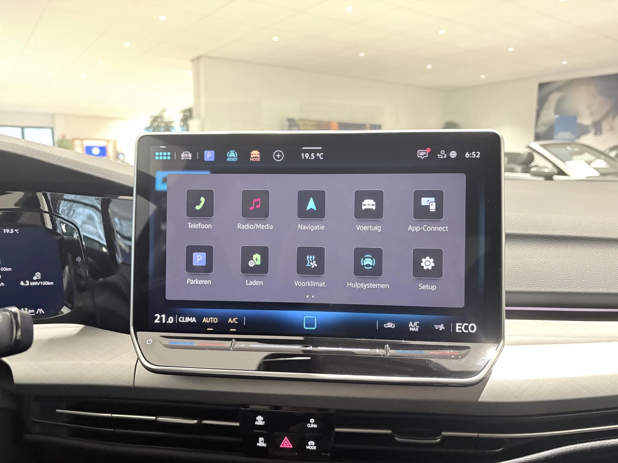 Volkswagen-Golf-image-19