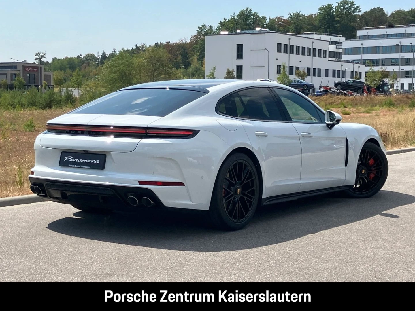 Porsche-Panamera-image-7