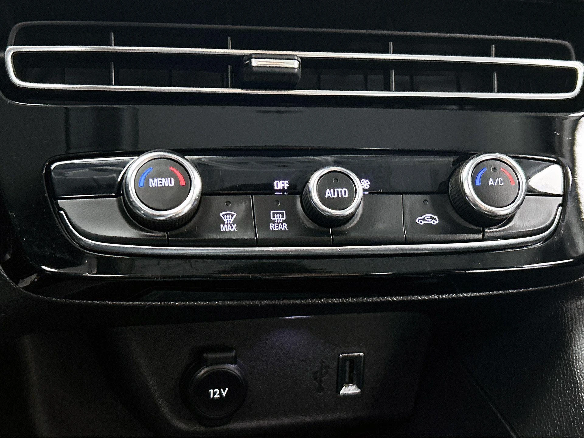 Opel-Mokka-e-image-22
