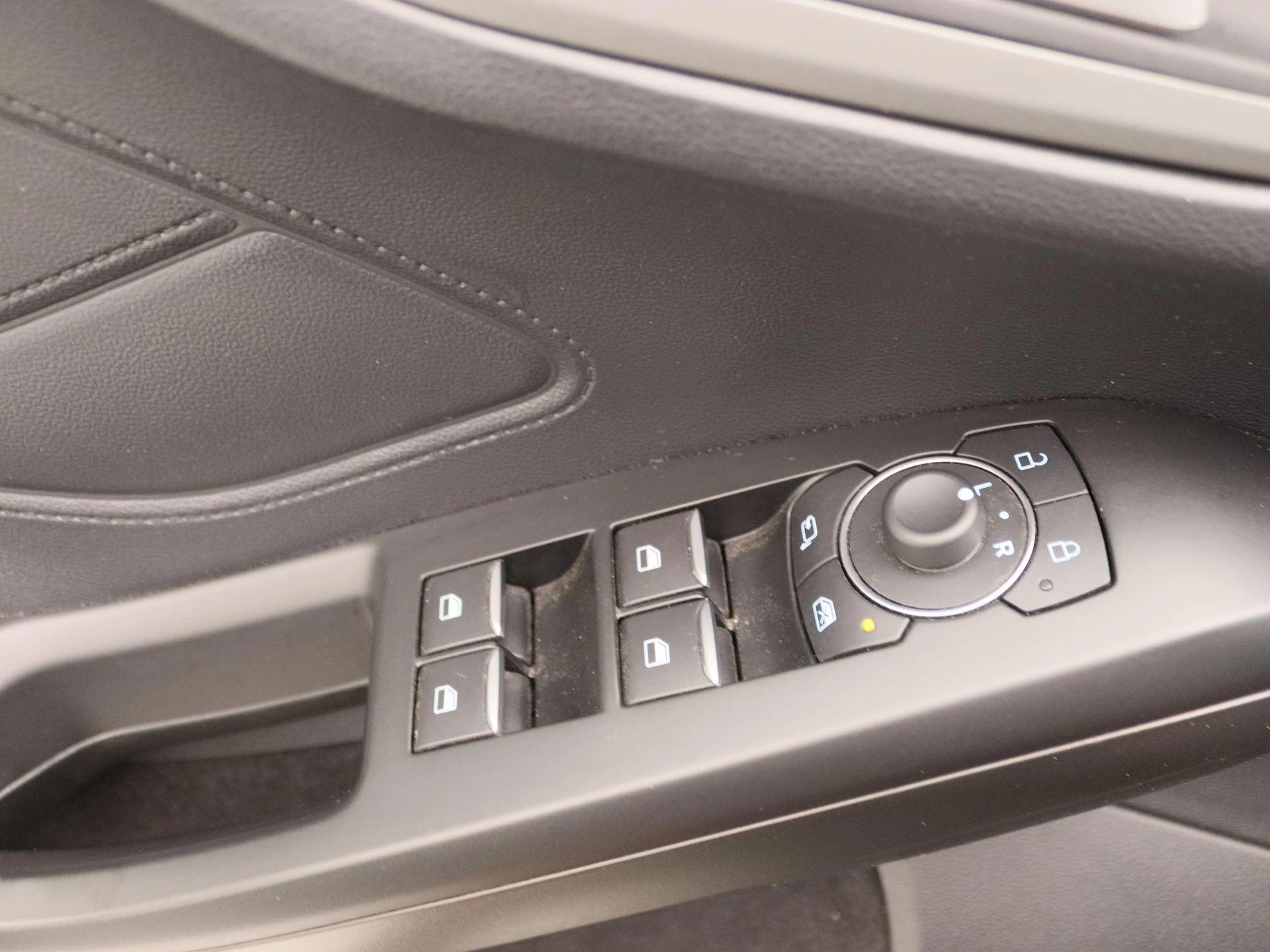 Ford Focus Wagon 1.0 EcoBoost Hybrid Titanium Style