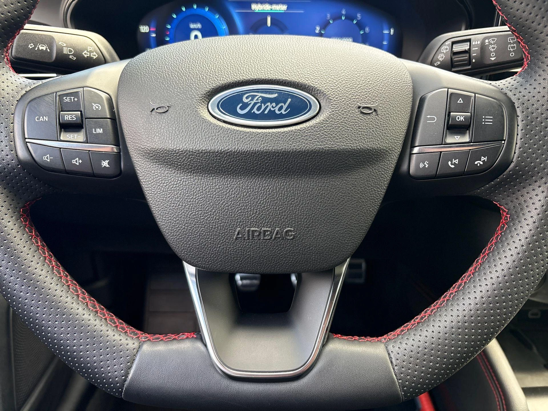 Ford Focus Wagon 1.0 EcoBoost Hybrid ST Line X