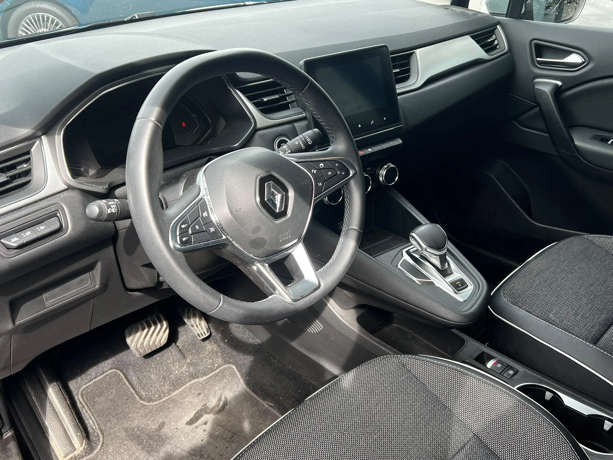 Renault-Captur-image-2
