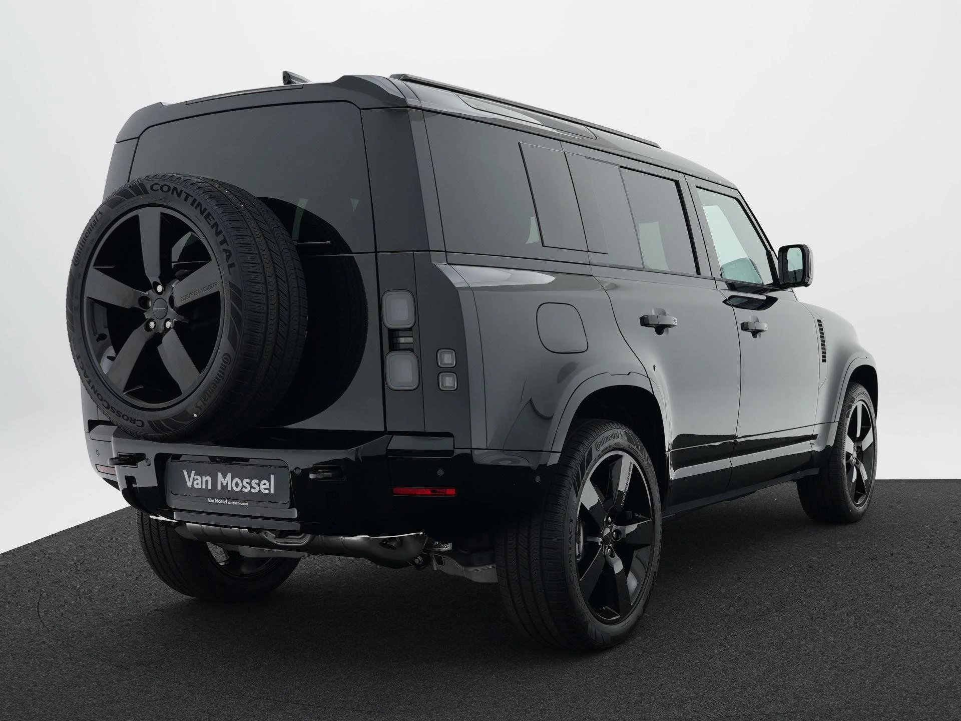 Land Rover-Defender-image-2