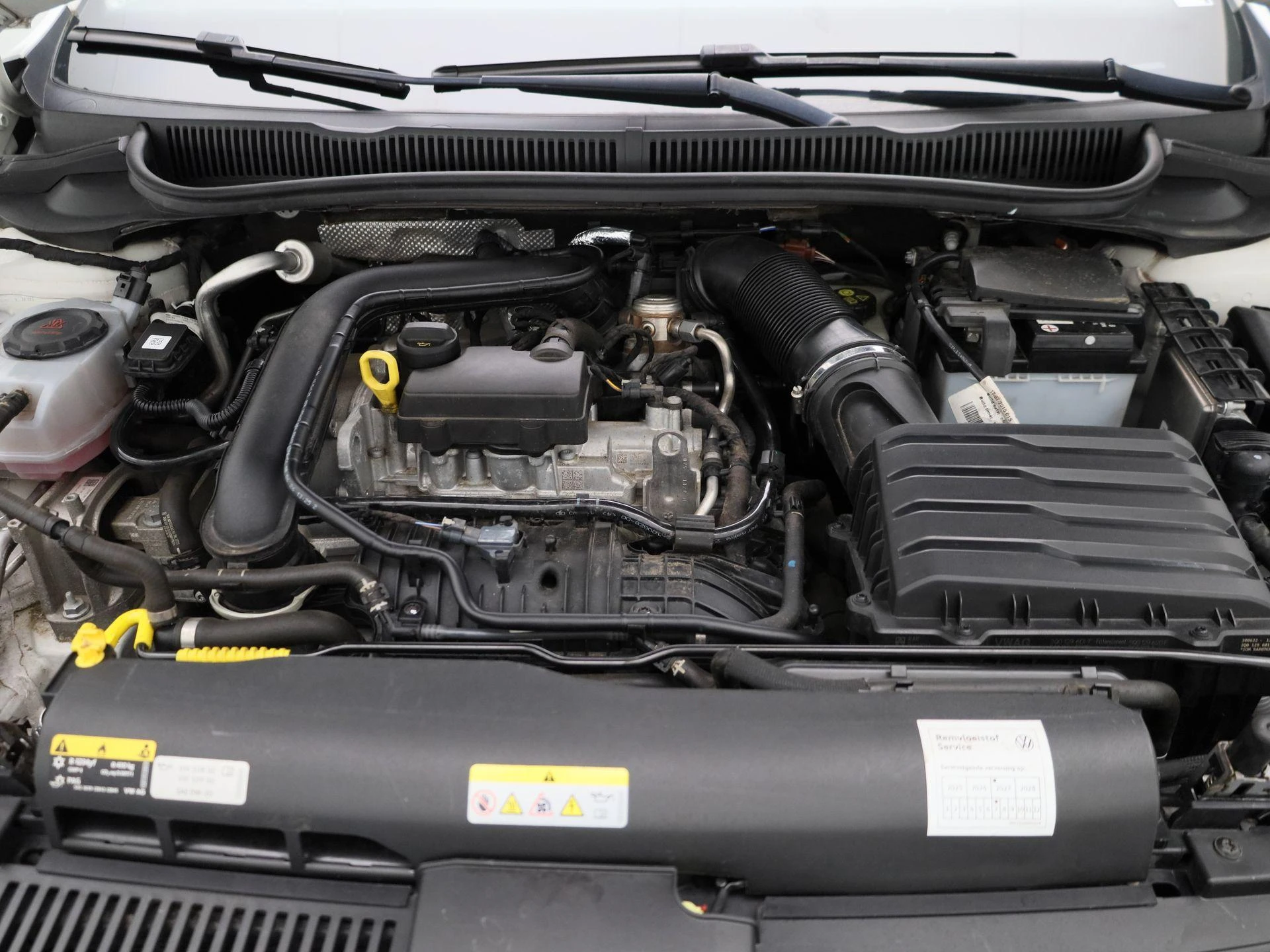 Volkswagen-Polo-image-27