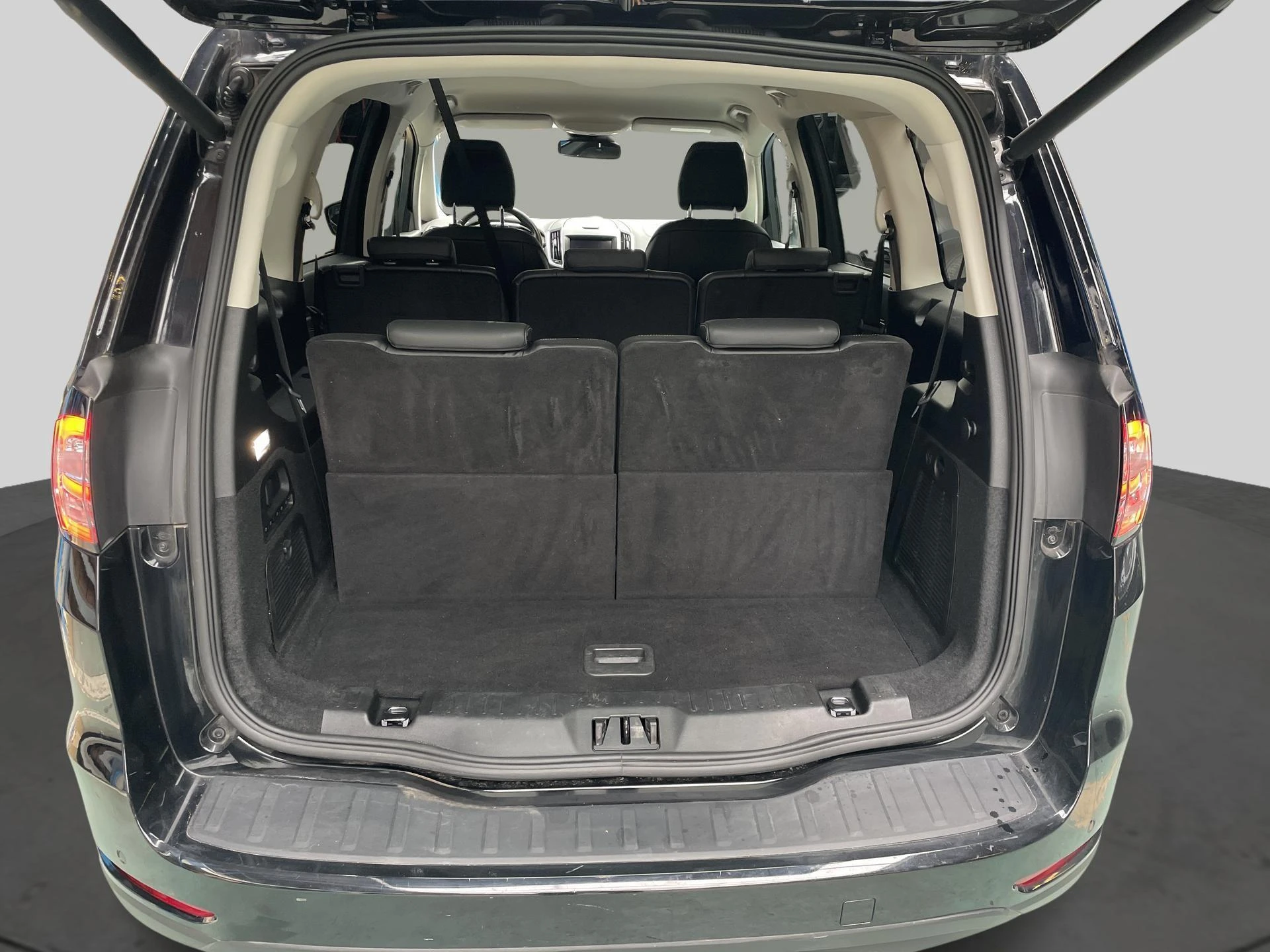 Ford-Galaxy-image-8