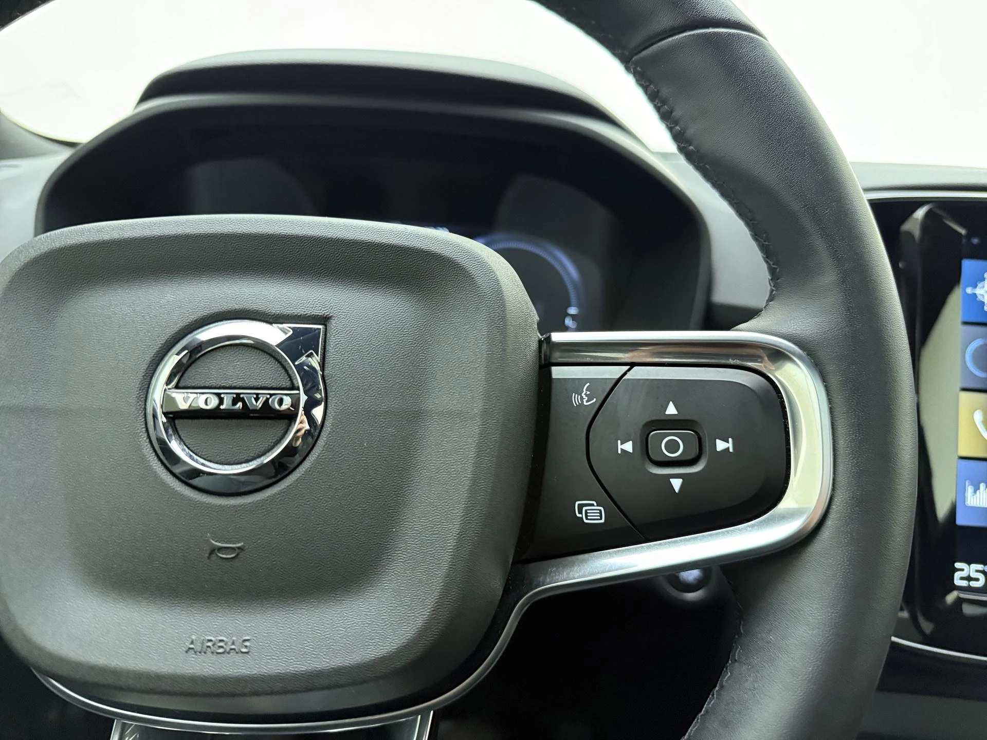Volvo-XC40-image-18