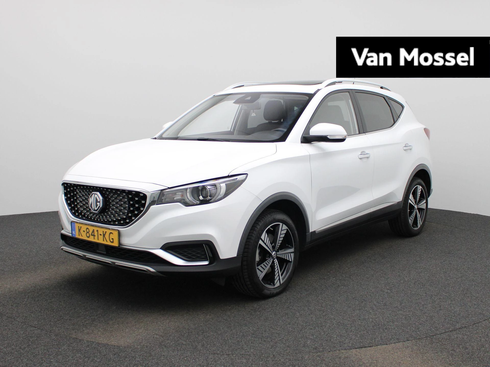 MG-ZS EV-image-0
