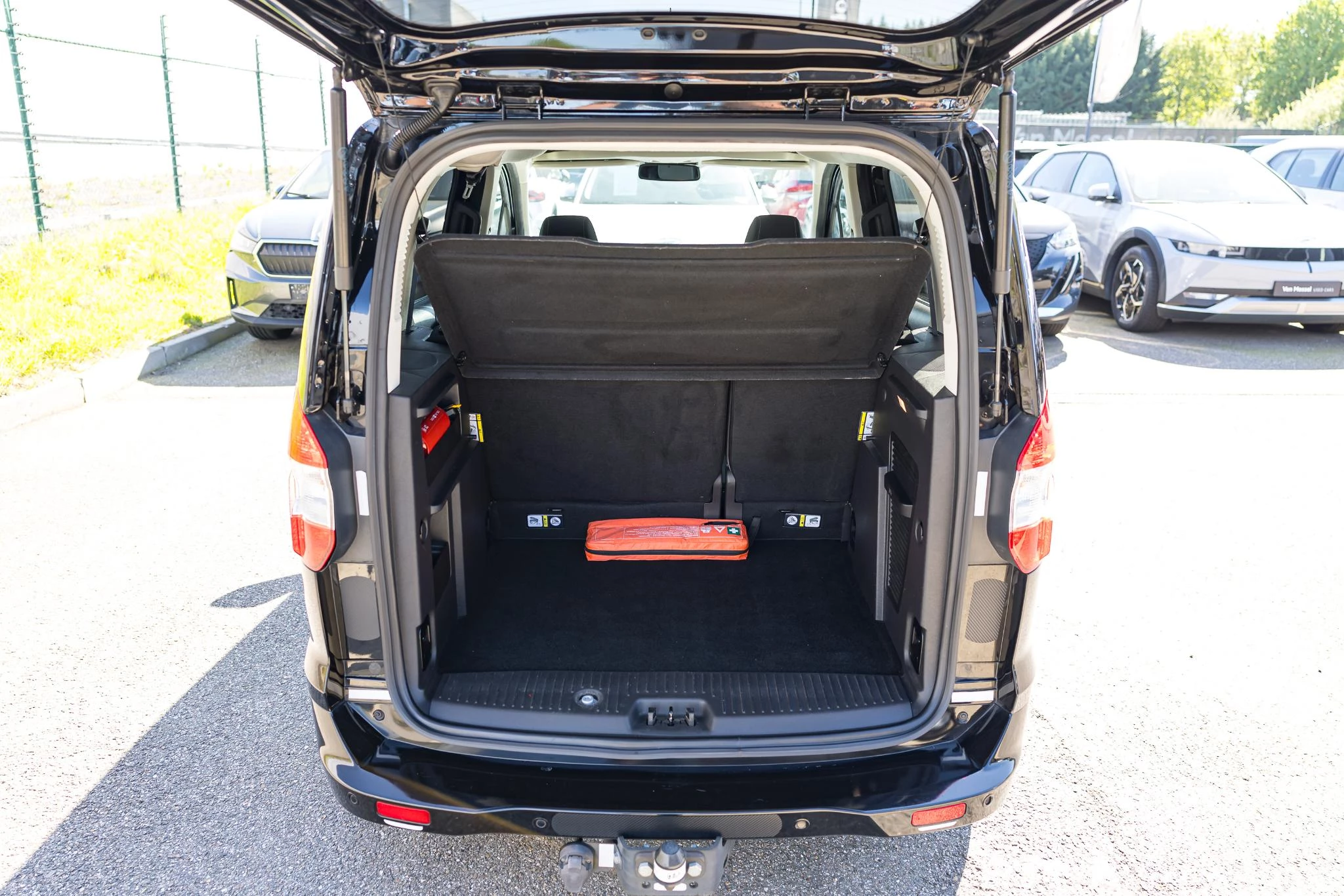 Ford Tourneo 1.5 TDCi 75kW Ambiente
