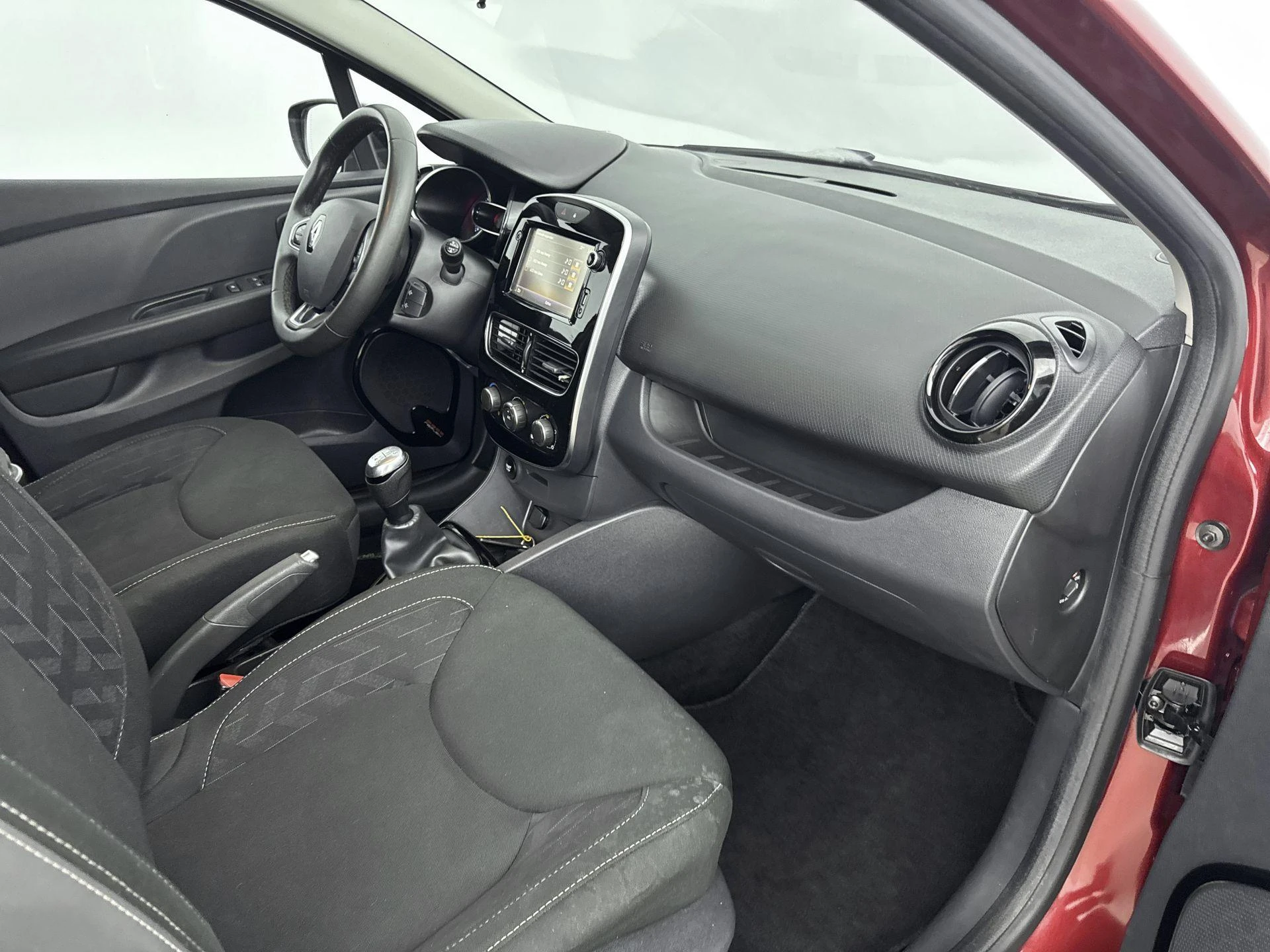 Renault-Clio-image-7