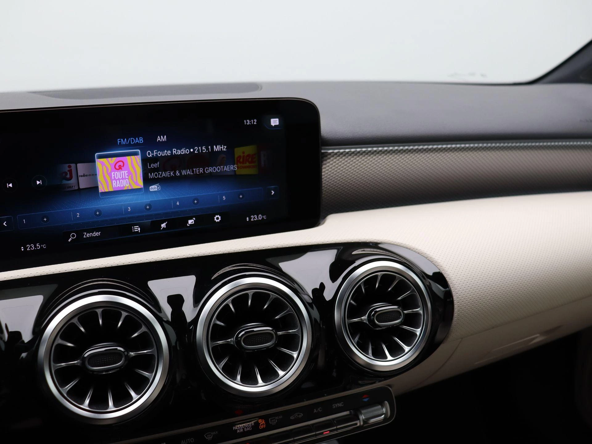 Mercedes-Benz Classe A 180 Business Line + LEDER + SENSOREN + CAMERA +