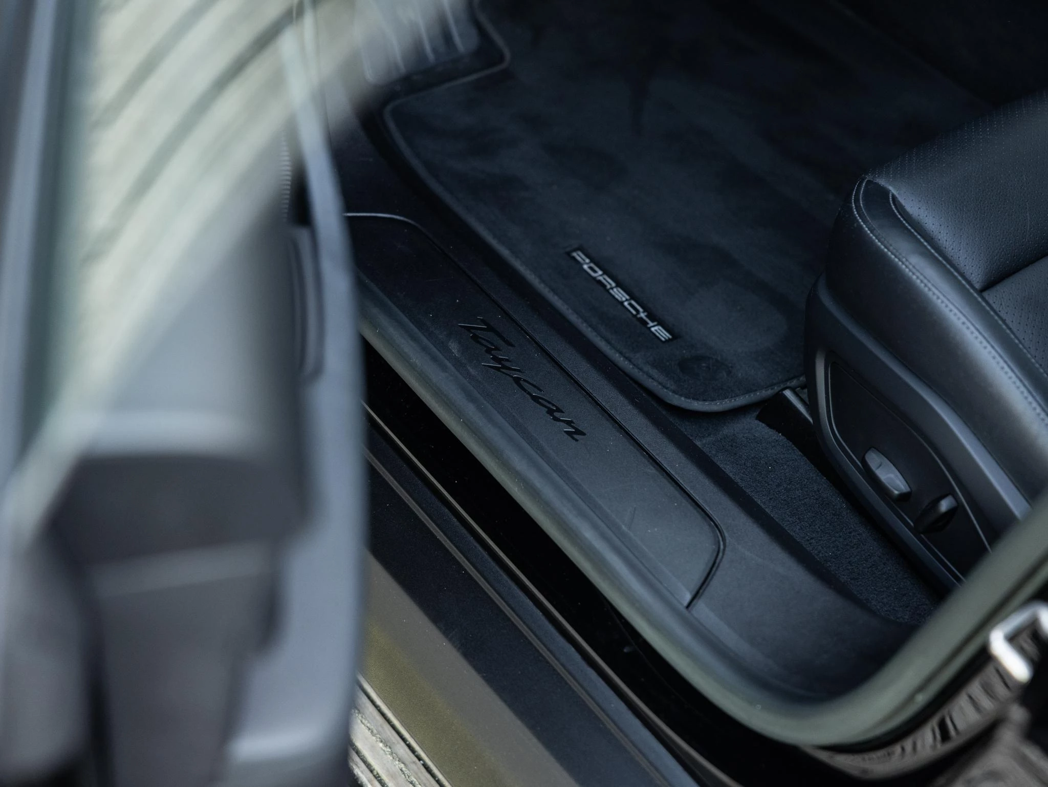 Porsche Taycan Performance 84 kWh