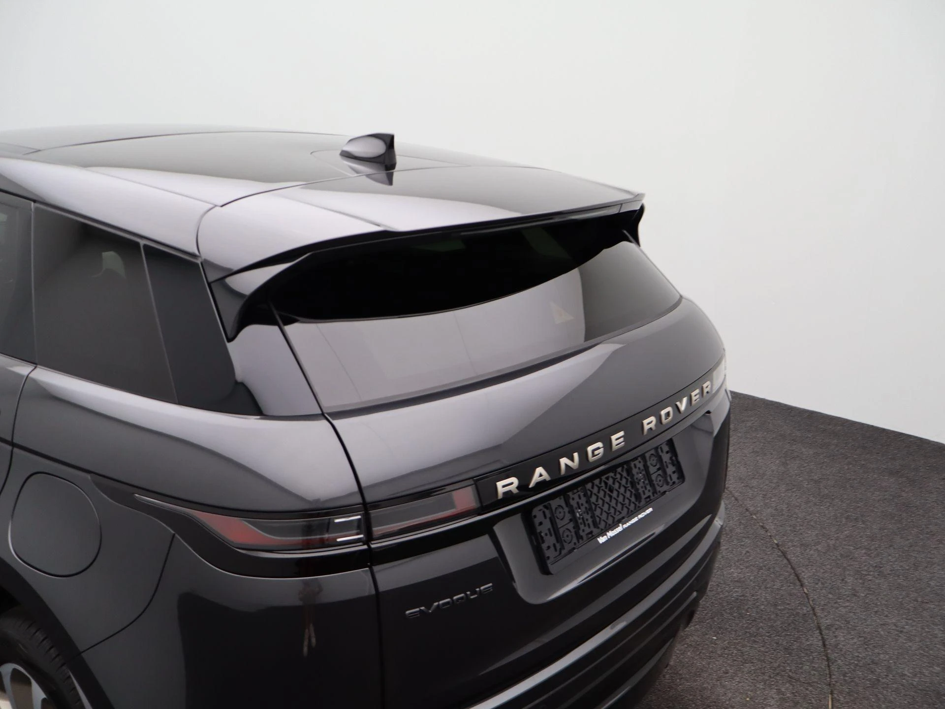 Land Rover-Range Rover Evoque-image-50