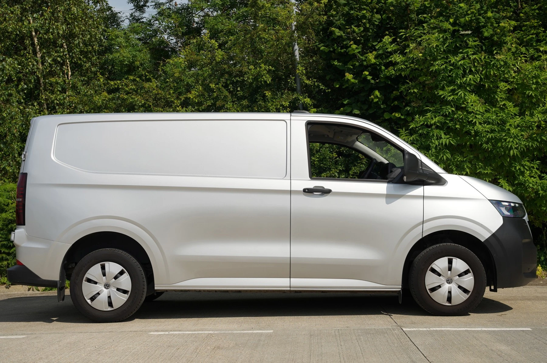 Volkswagen-Transporter-image-3