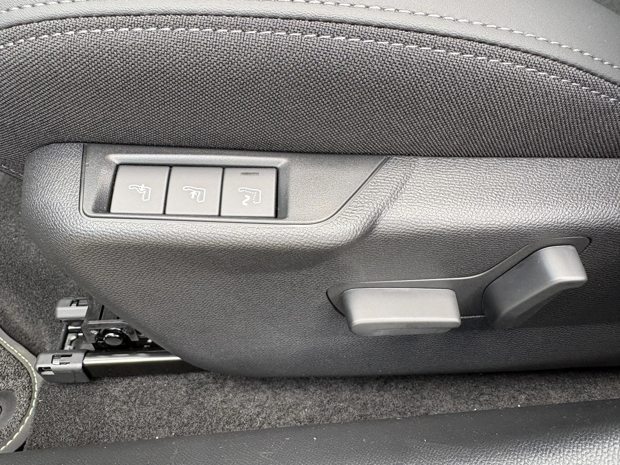 Peugeot-208-image-23