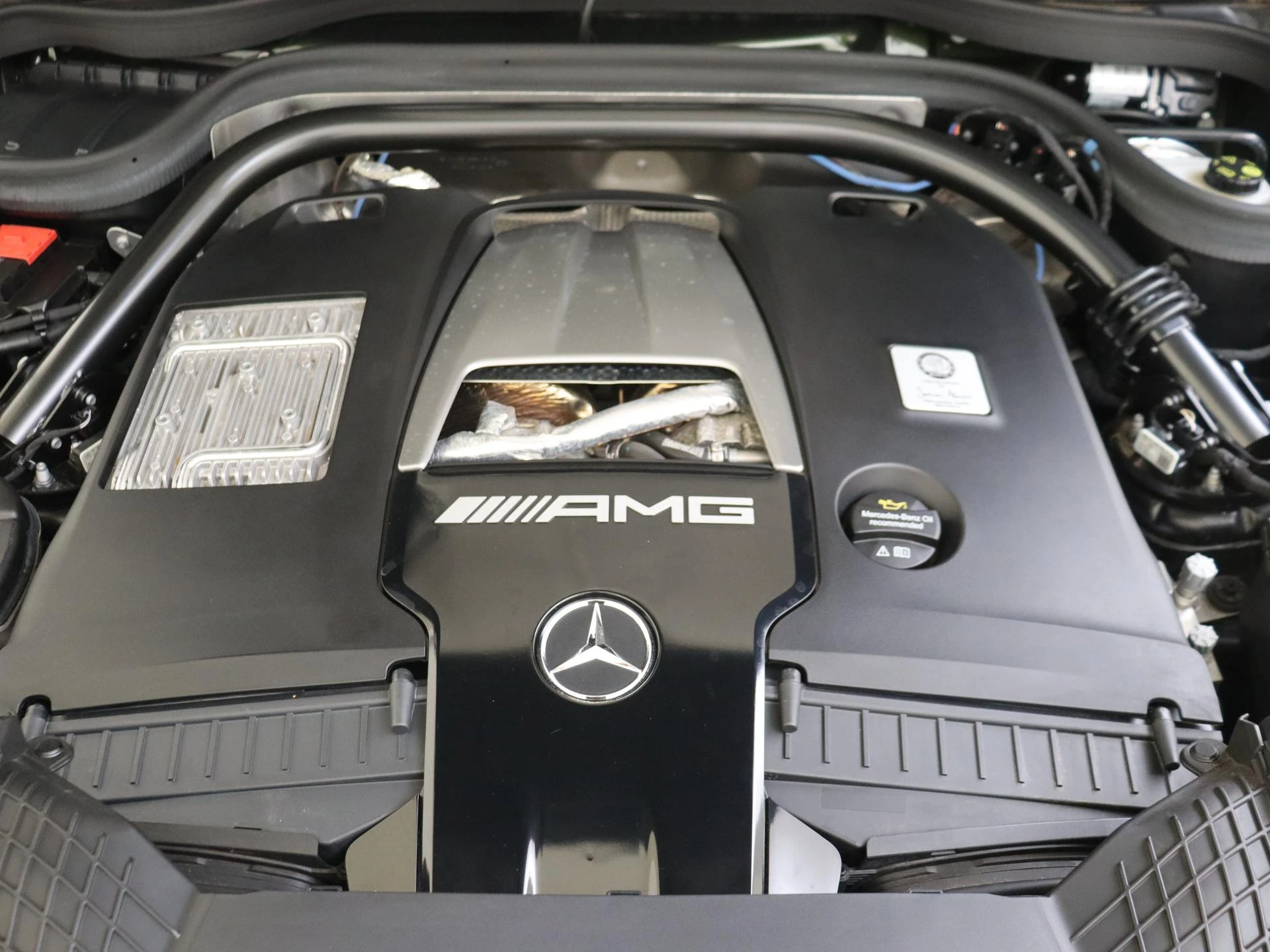 Mercedes-Benz-G-Klasse-image-4